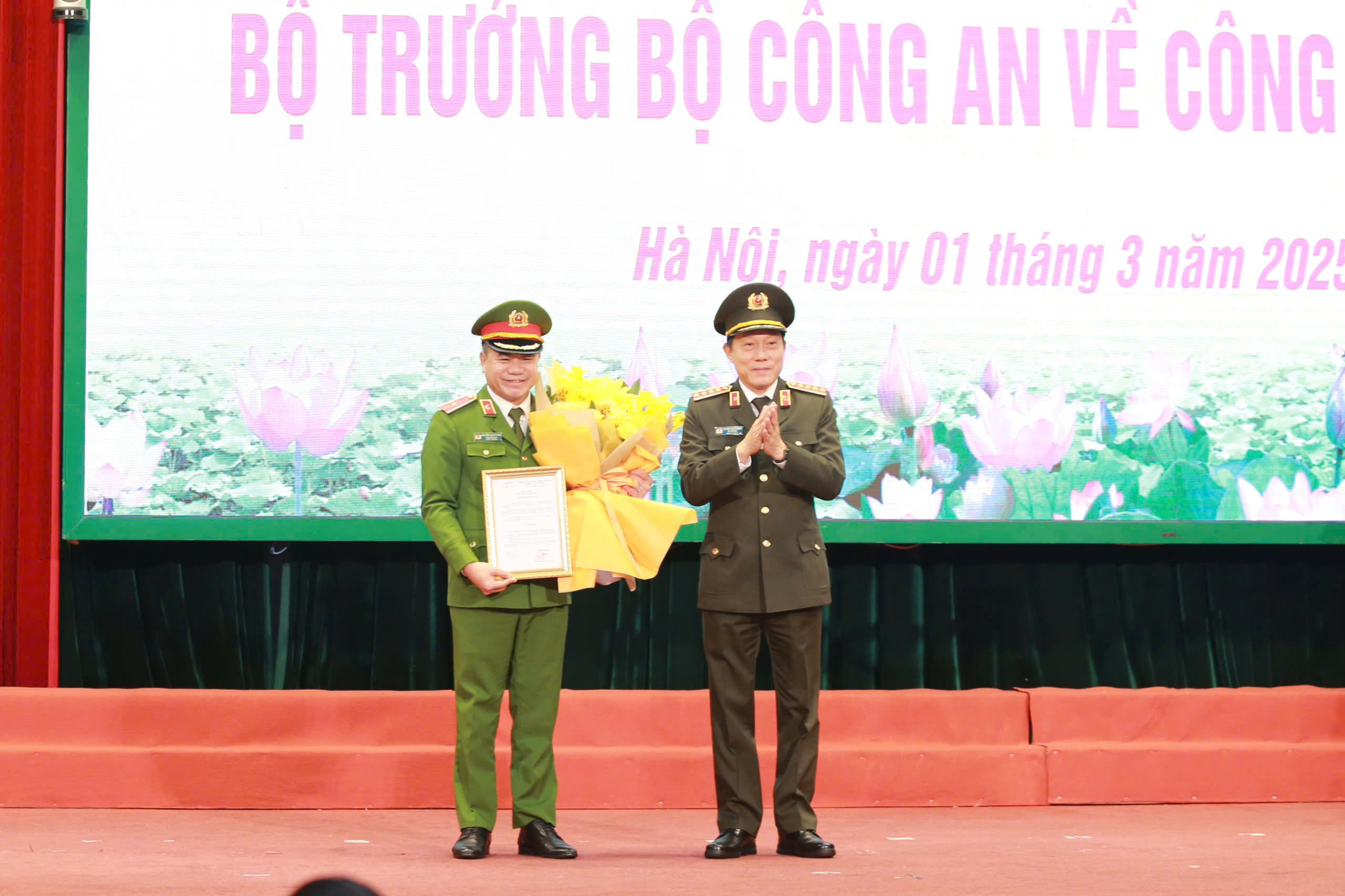 Thiếu tướng Nguyễn Thanh T&ugrave;ng được giao điều h&agrave;nh C&ocirc;ng an TP H&agrave; Nội- Ảnh 2.