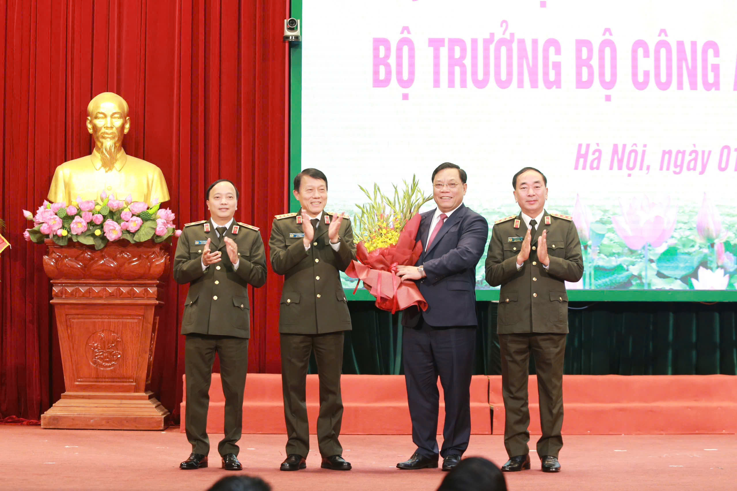Thiếu tướng Nguyễn Thanh T&ugrave;ng được giao điều h&agrave;nh C&ocirc;ng an TP H&agrave; Nội- Ảnh 1.
