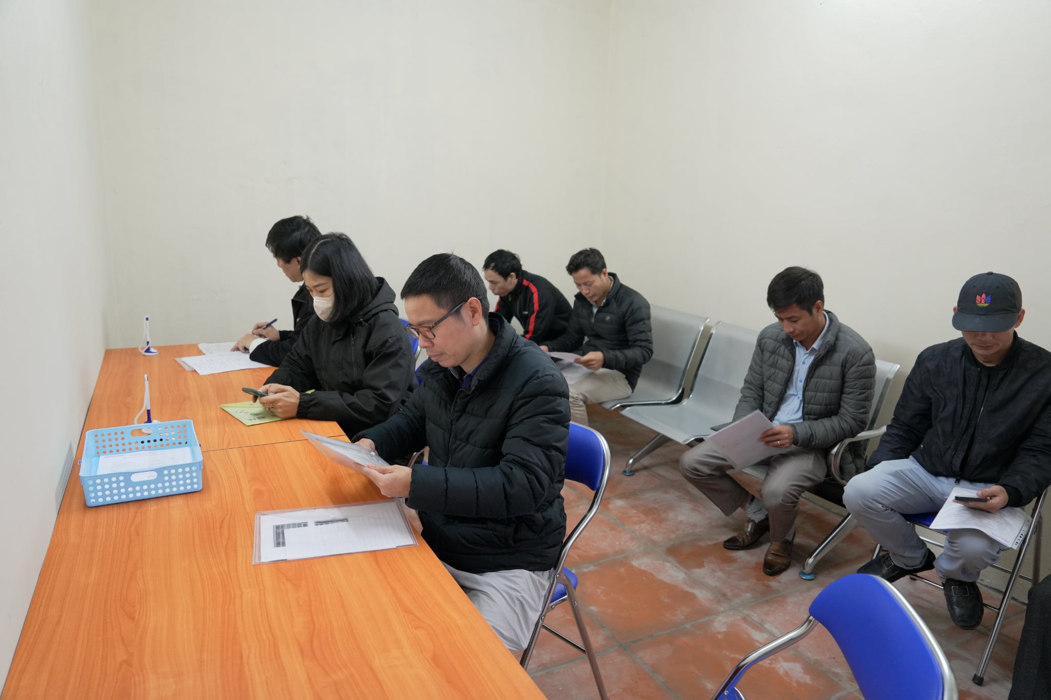 H&igrave;nh ảnh ng&agrave;y đầu CSGT cấp, đổi giấy ph&eacute;p l&aacute;i xe- Ảnh 2.