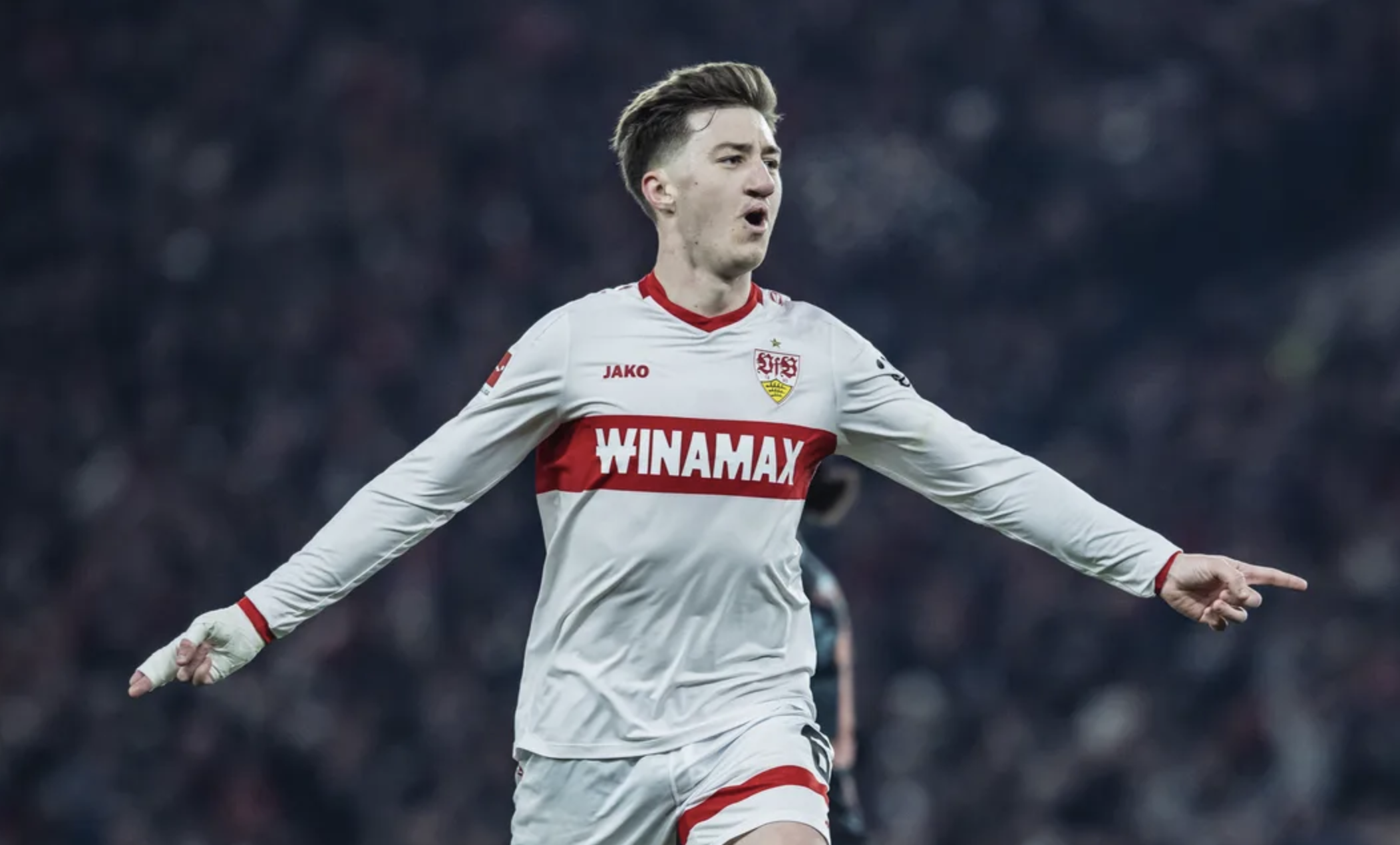 Ngược dòng hạ chủ nhà Stuttgart, Bayern Munich áp sát ngôi vô địch- Ảnh 2.