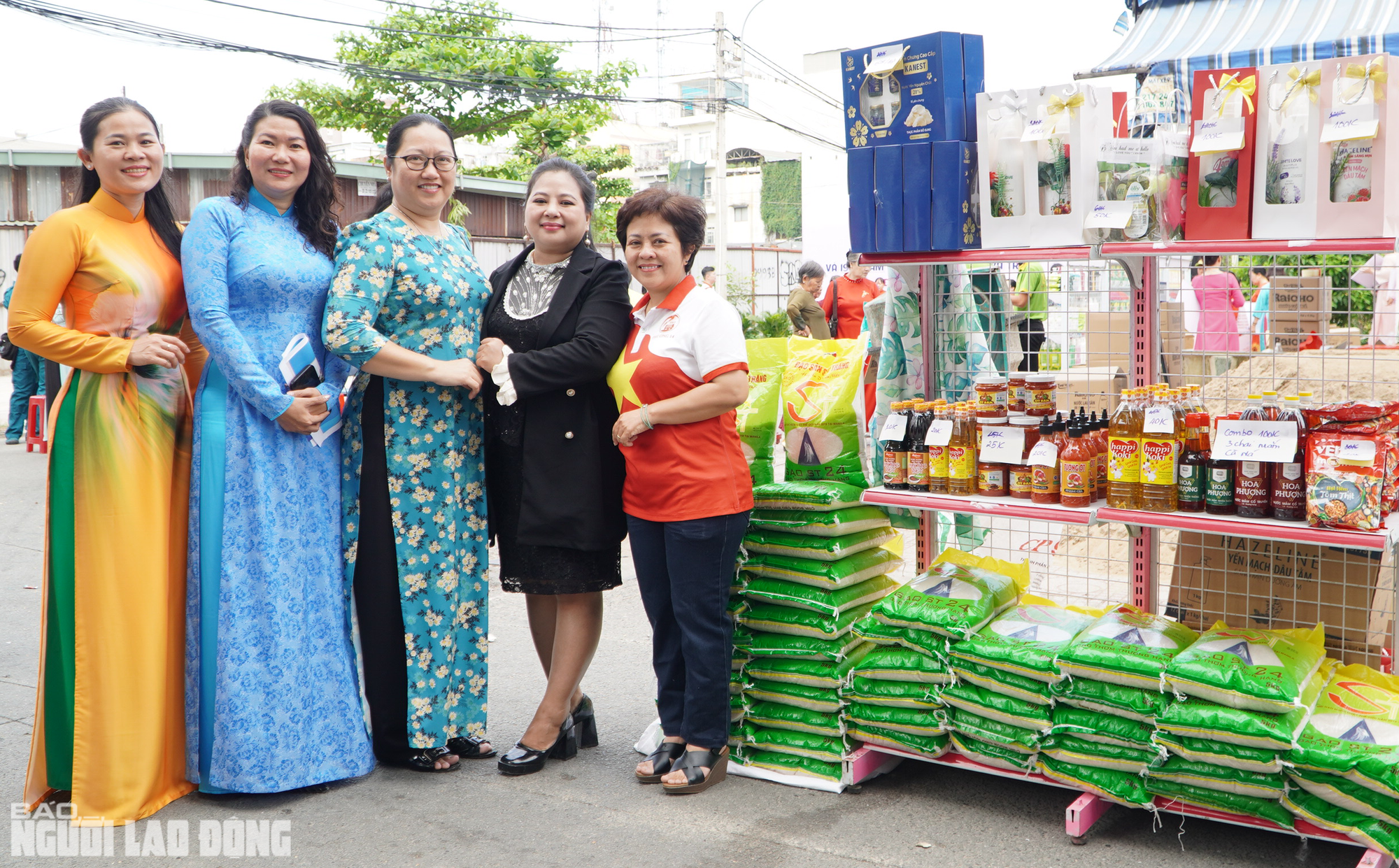 TP HCM: Hơn 200 người đồng diễn &aacute;o d&agrave;i, ch&agrave;o mừng h&agrave;ng loạt sự kiện quan trọng- Ảnh 7.