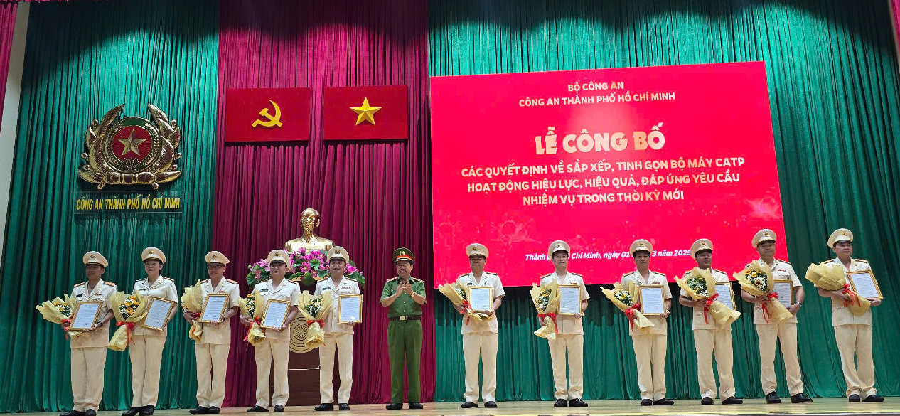 Công an TP HCM công bố nhiều quyết định quan trọng về công tác cán bộ- Ảnh 2.