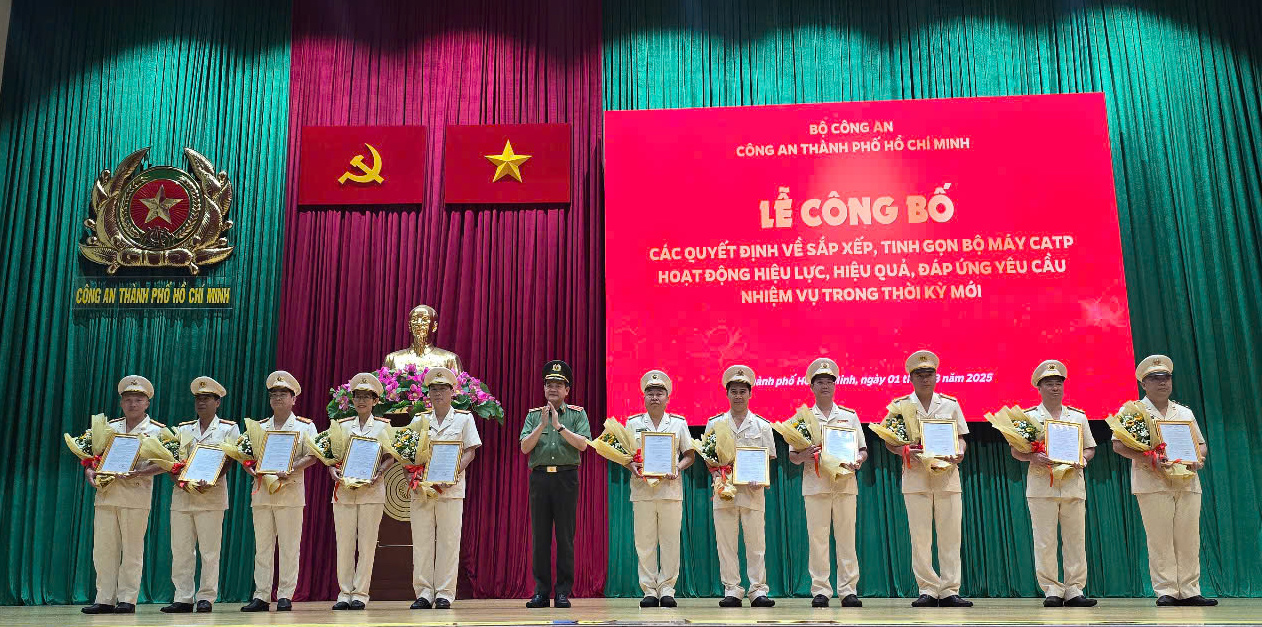 Công an TP HCM công bố nhiều quyết định quan trọng về công tác cán bộ- Ảnh 3.