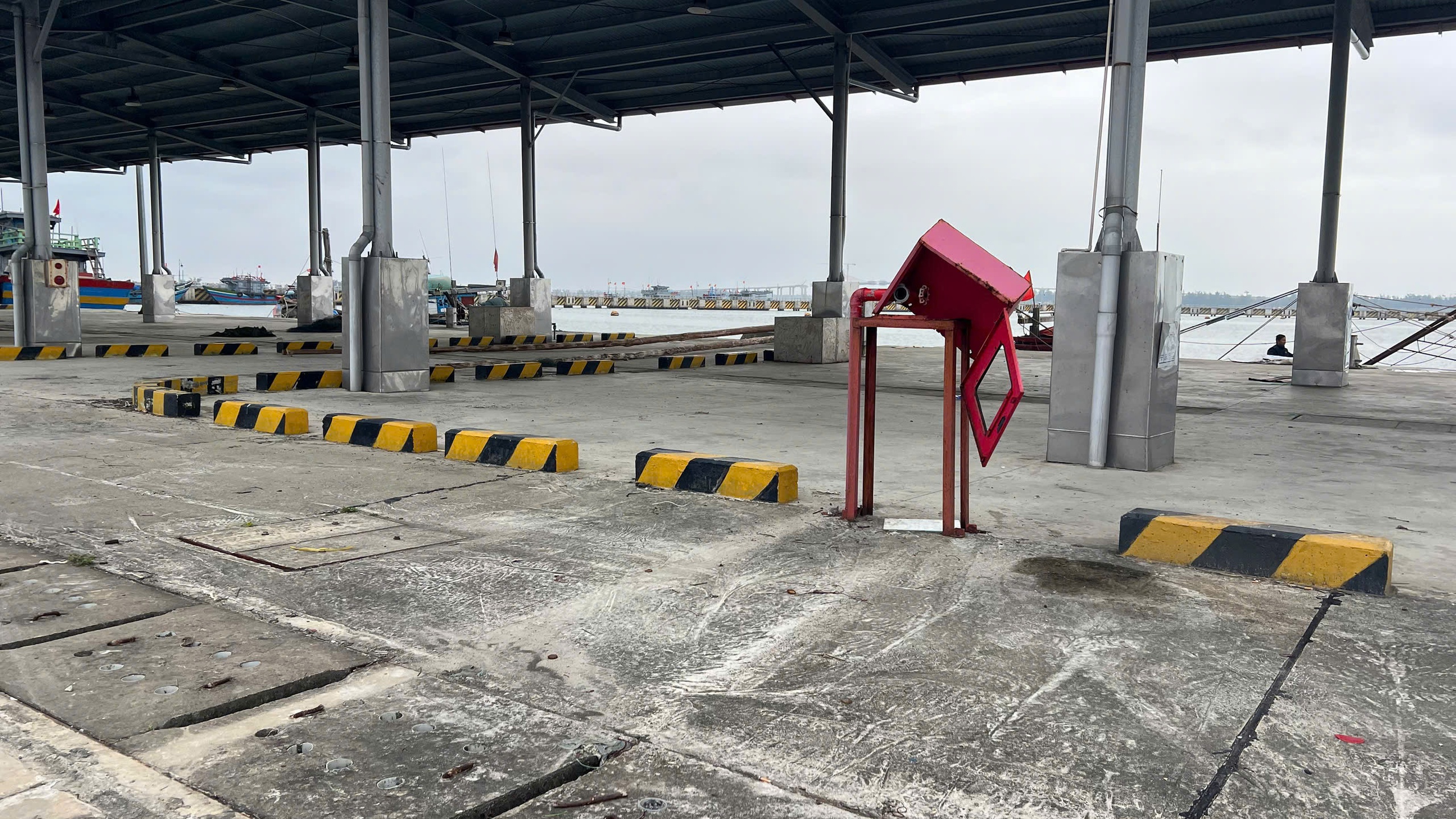 Hết thời hạn cam kết sửa chữa hư hỏng, cảng c&aacute; 220 tỉ hiện ra sao?- Ảnh 14.