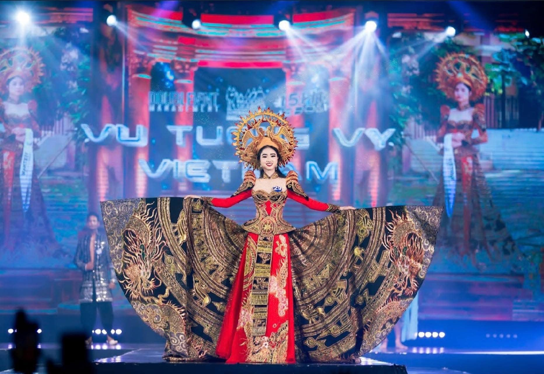 Nguyễn Vũ Tường Vy đăng quang Qu&aacute;n qu&acirc;n tại I am Models Search International 2025- Ảnh 3.