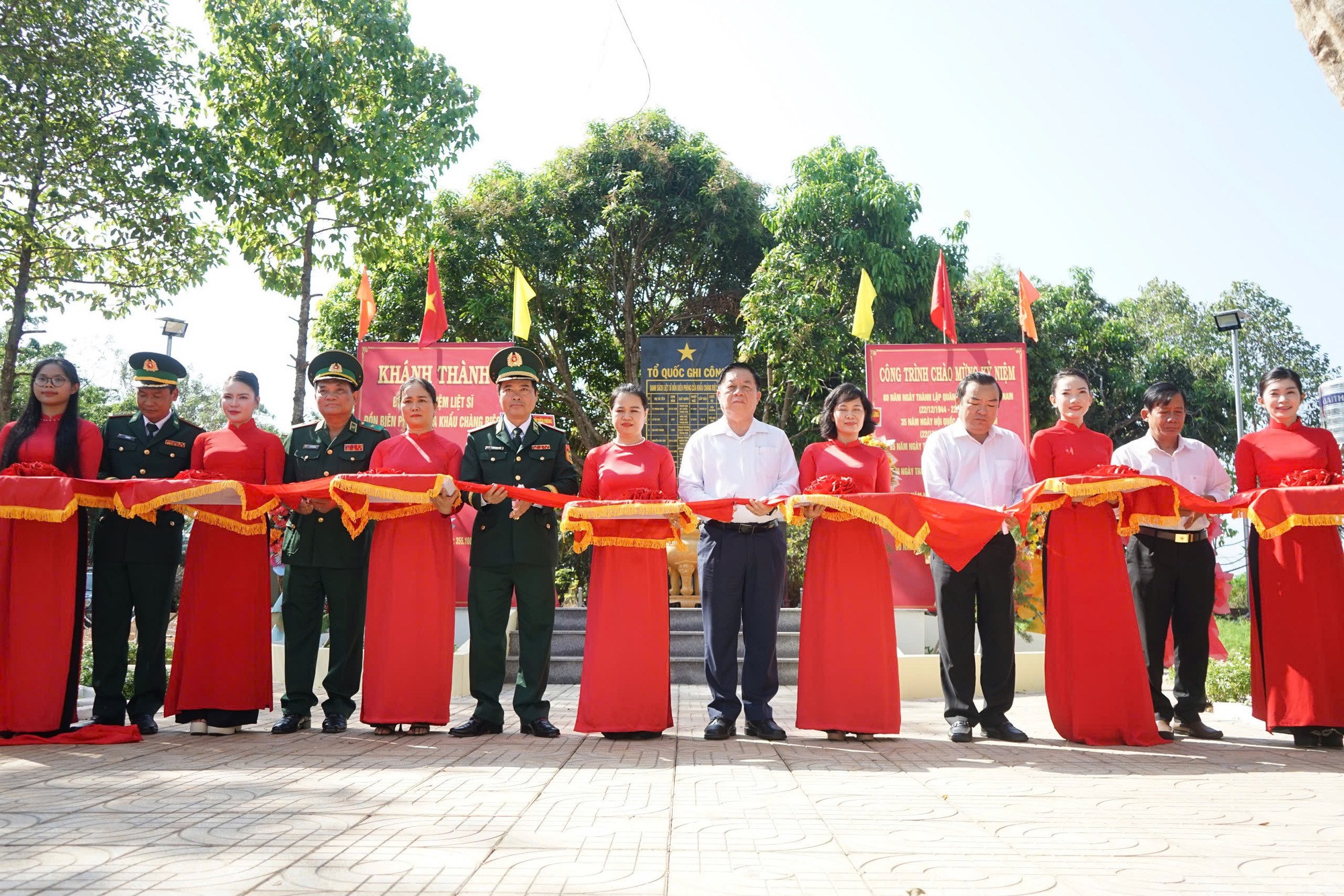 Kh&aacute;nh th&agrave;nh bia tưởng niệm c&aacute;c Anh h&ugrave;ng liệt sĩ ở T&acirc;y Ninh- Ảnh 1.