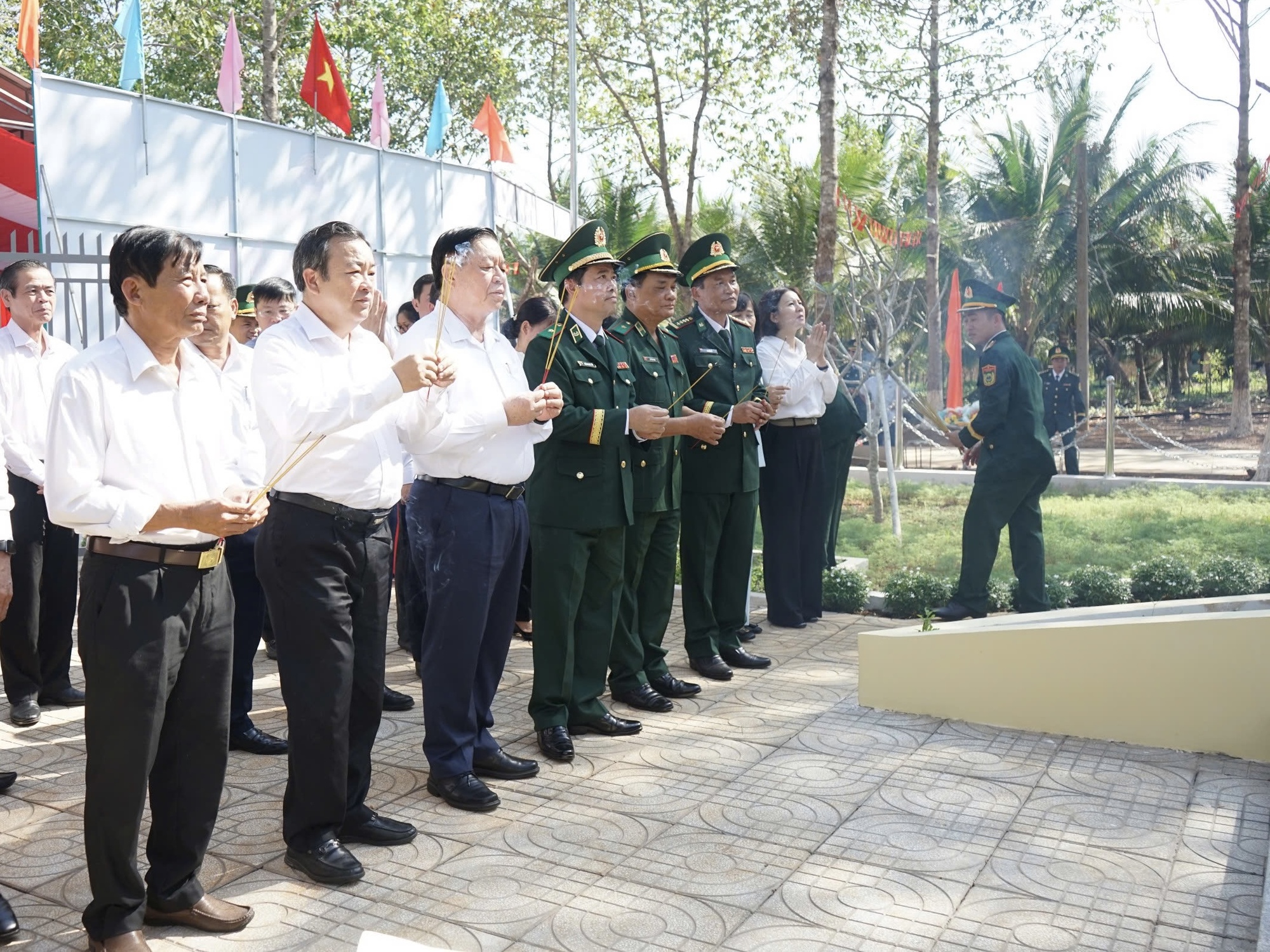Kh&aacute;nh th&agrave;nh bia tưởng niệm c&aacute;c Anh h&ugrave;ng liệt sĩ ở T&acirc;y Ninh- Ảnh 2.