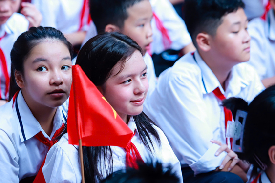 Việc dạy học 5 ng&agrave;y/tuần để học sinh nghỉ thứ bảy, chủ nhật được kỳ vọng tạo điều kiện cho c&aacute;c em c&oacute; th&ecirc;m thời gian tự học, tự bồi dưỡng, tham gia hoạt động cộng đồng, x&atilde; hội...