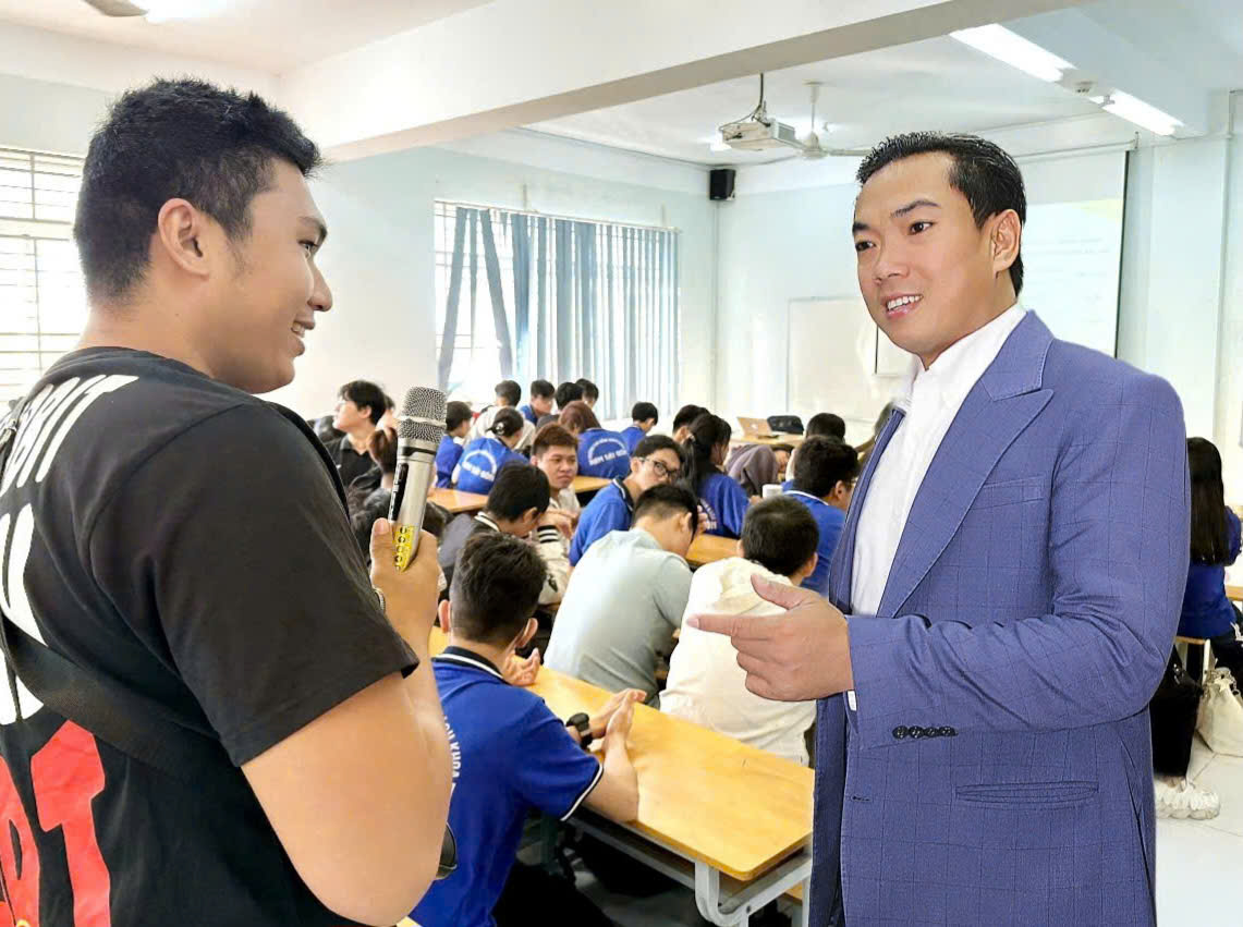 Diễn giả văn h&oacute;a Hồ Nhựt Quang n&oacute;i về t&igrave;nh huống mất khả năng quản l&yacute; cảm x&uacute;c- Ảnh 2.