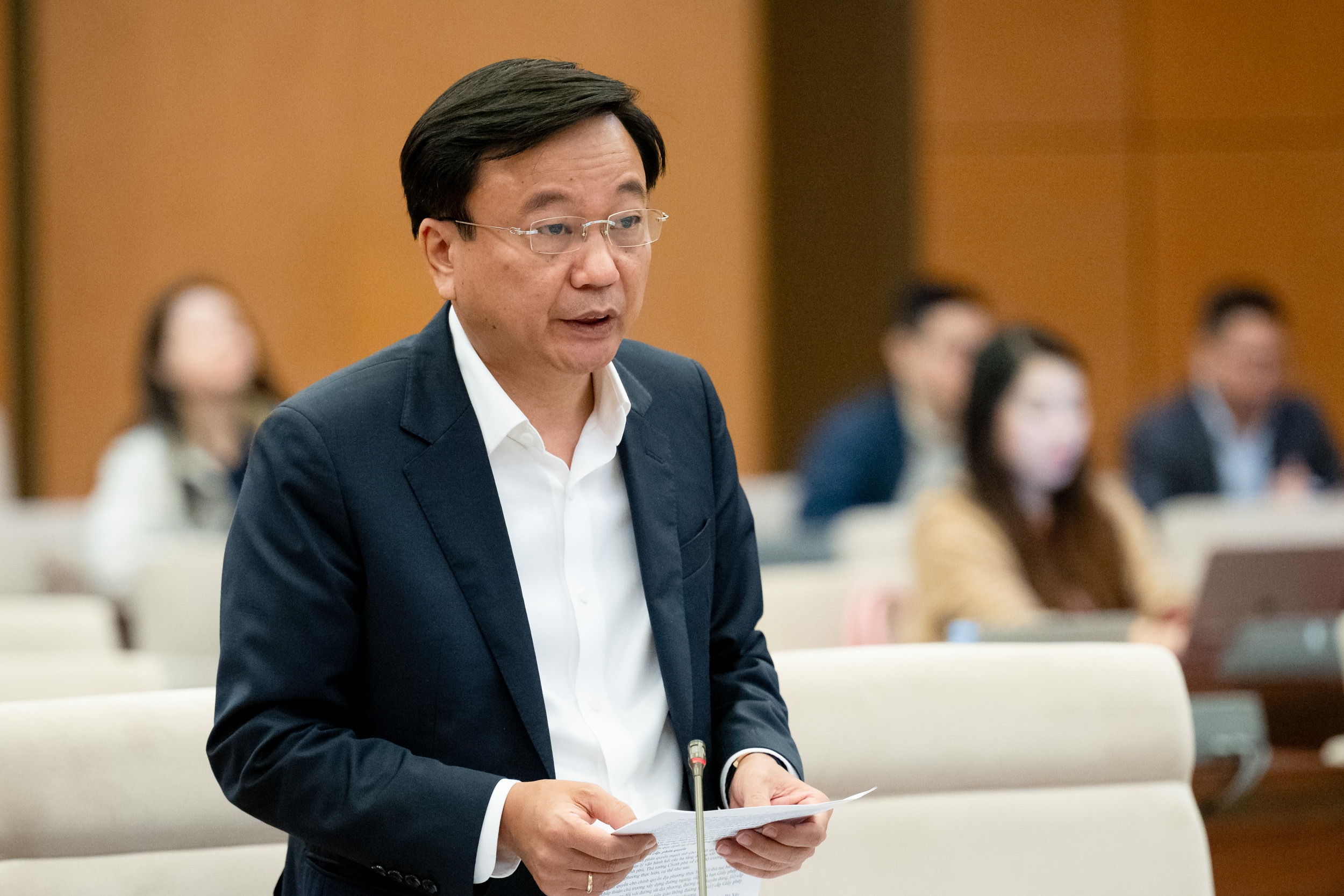 Chủ tịch Quốc hội: Gần 50 năm, t&agrave;u Thống Nhất gần như kh&ocirc;ng thay đổi tốc độ- Ảnh 1.