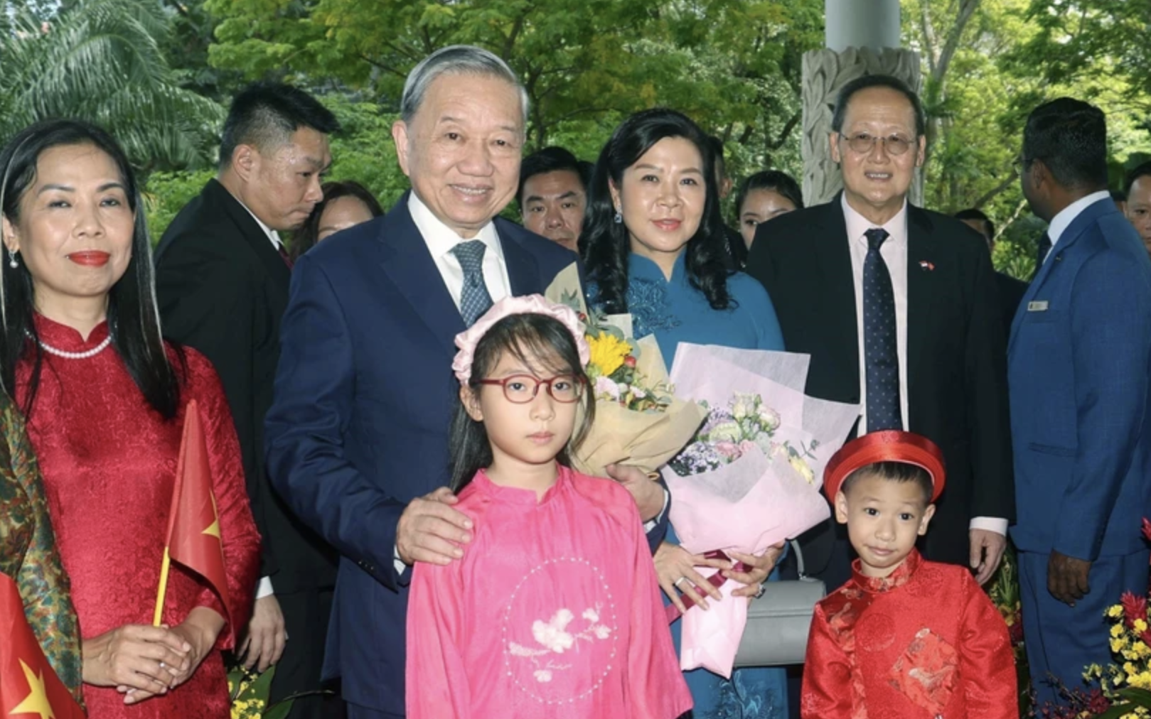 Tổng Bí thư Tô Lâm và Phu nhân bắt đầu thăm chính thức Cộng hòa Singapore
