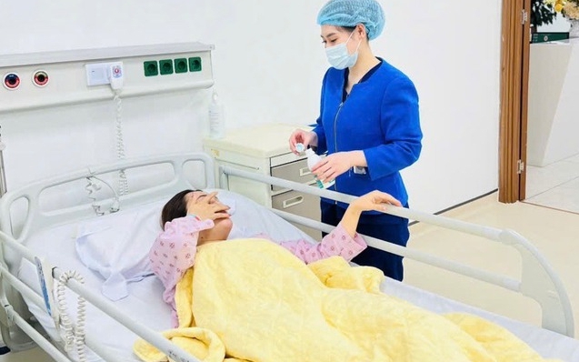 Chụp ảnh ở bãi đá sông Hồng, cô gái ngã vỡ gan, thận, gãy xương hàm