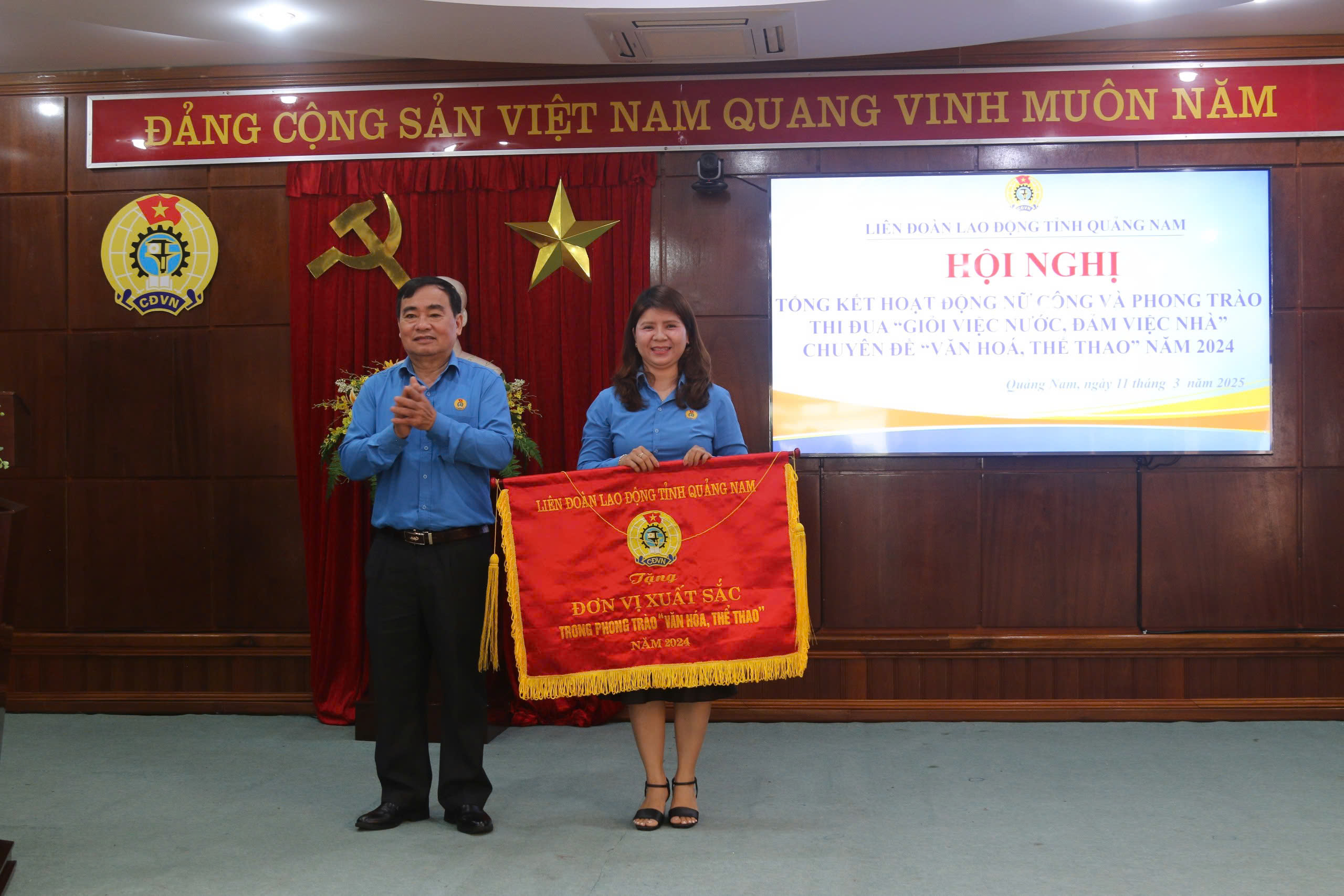 LĐLĐ tỉnh Quảng Nam tuy&ecirc;n dương cặp song sinh học tập xuất sắc- Ảnh 2.