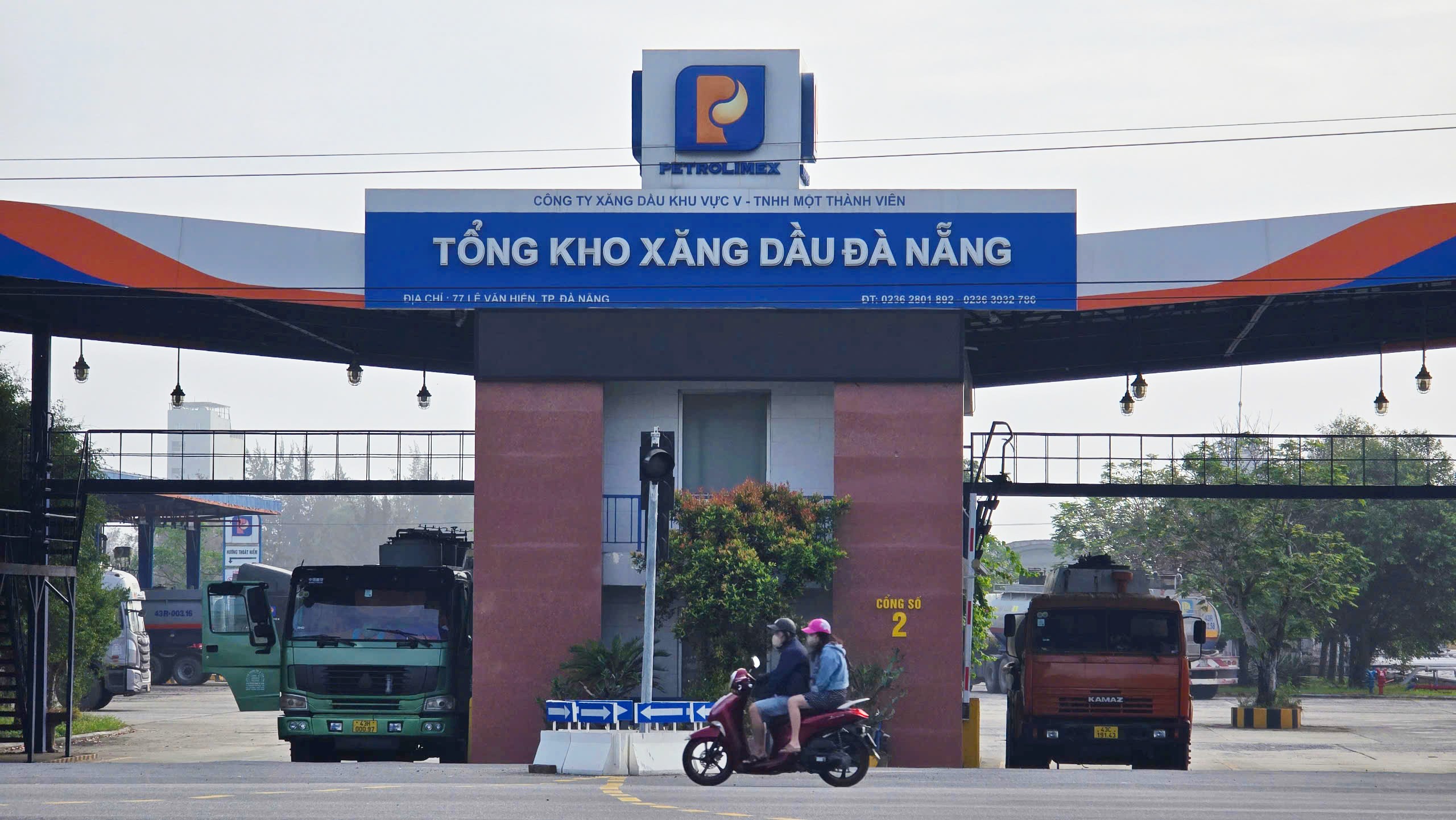 D&acirc;n đề xuất di dời Tổng kho xăng dầu 96.000 m2 ở Đ&agrave; Nẵng: Th&agrave;nh phố n&oacute;i g&igrave;?- Ảnh 1.