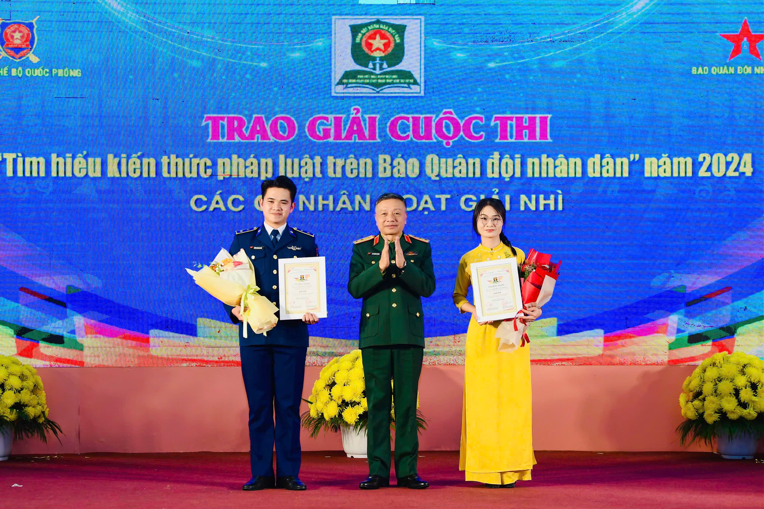 V&ugrave;ng Cảnh s&aacute;t biển 2 đoạt giải cao tại cuộc thi t&igrave;m hiểu kiến thức ph&aacute;p luật- Ảnh 2.