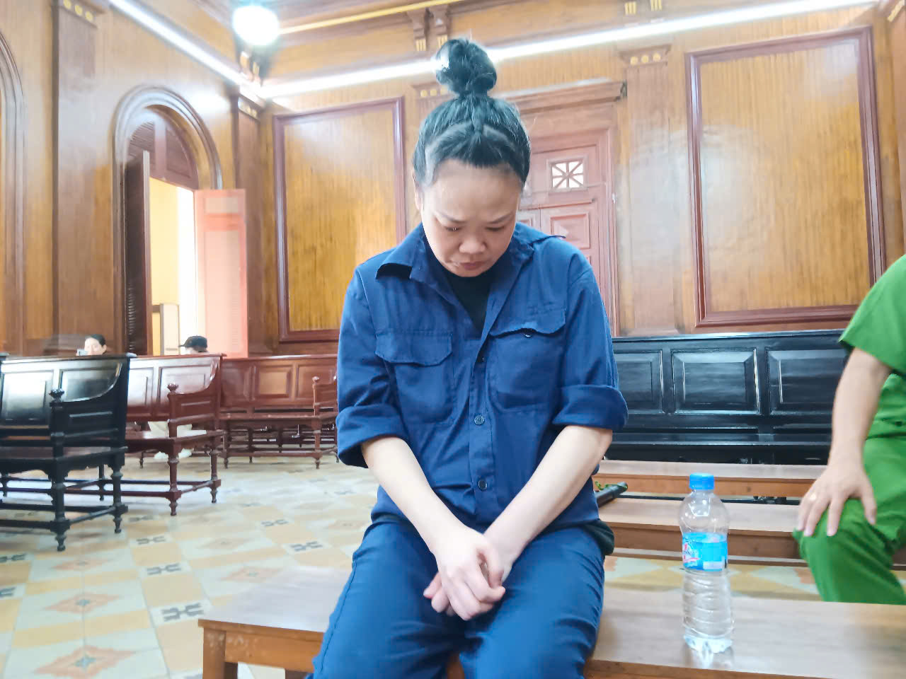 Lừa 3 người mua v&eacute; m&aacute;y bay "giải cứu" gần 1,8 tỉ đồng- Ảnh 1.