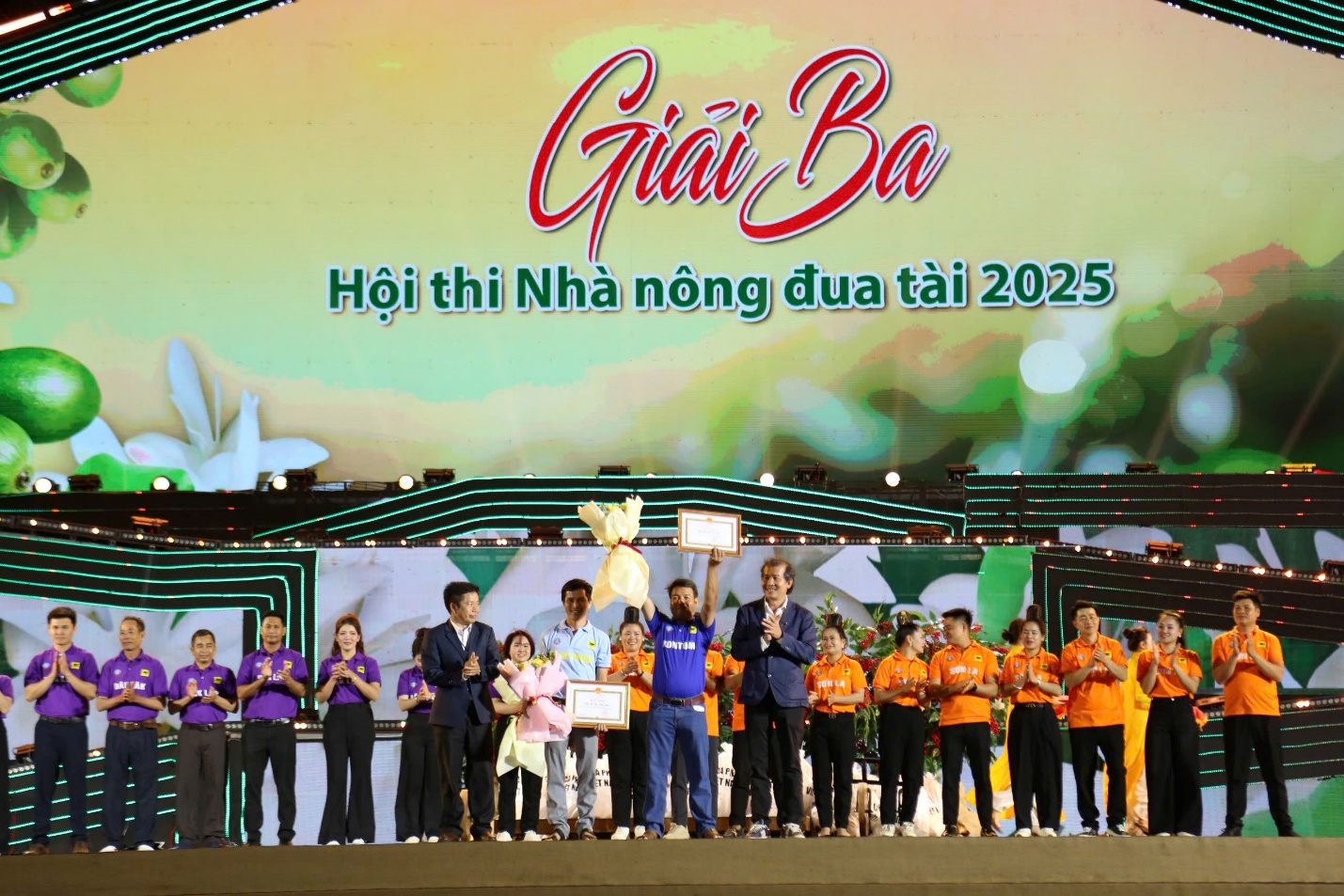 Hội thi Nh&agrave; n&ocirc;ng đua t&agrave;i 2025 &ndash; Khẳng định bản lĩnh n&ocirc;ng d&acirc;n Việt Nam trong kỷ nguy&ecirc;n mới- Ảnh 3.