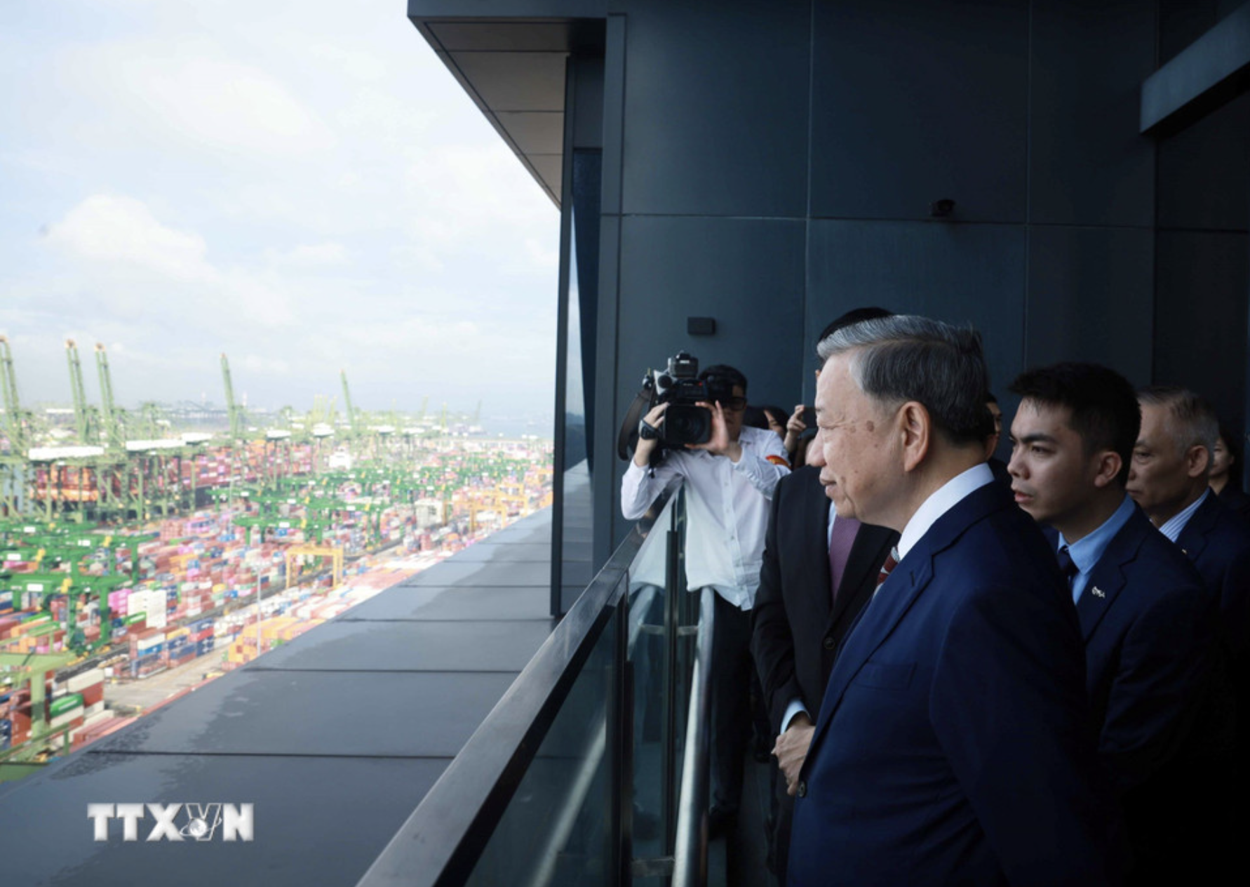 Tổng B&iacute; thư t&igrave;m hiểu m&ocirc; h&igrave;nh ph&aacute;t triển hạ tầng cảng biển Singapore- Ảnh 1.