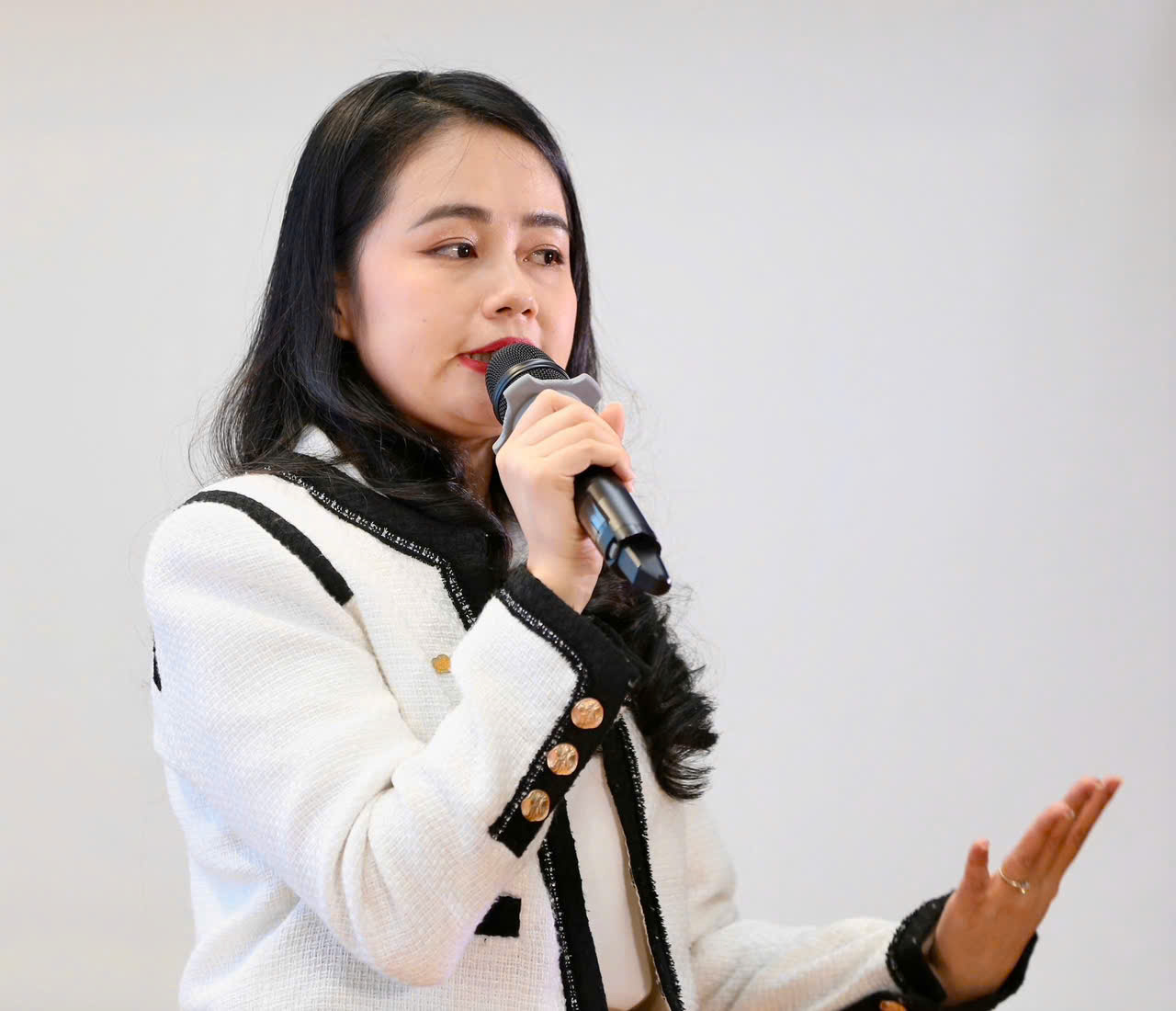 Giải bài toán khan hiếm nhân sự- Ảnh 1.