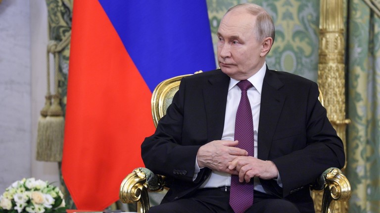 Tổng thống Vladimir Putin: Nga sẵn s&agrave;ng ngừng bắn- Ảnh 1.