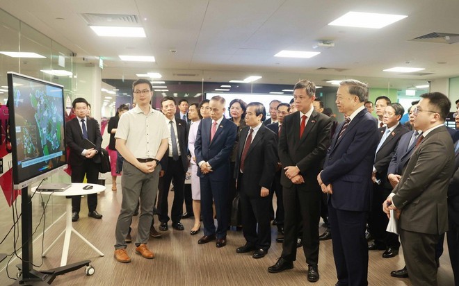 Tổng B&iacute; thư T&ocirc; L&acirc;m hoan ngh&ecirc;nh hợp t&aacute;c giữa c&aacute;c trường đại học Việt Nam-Singapore