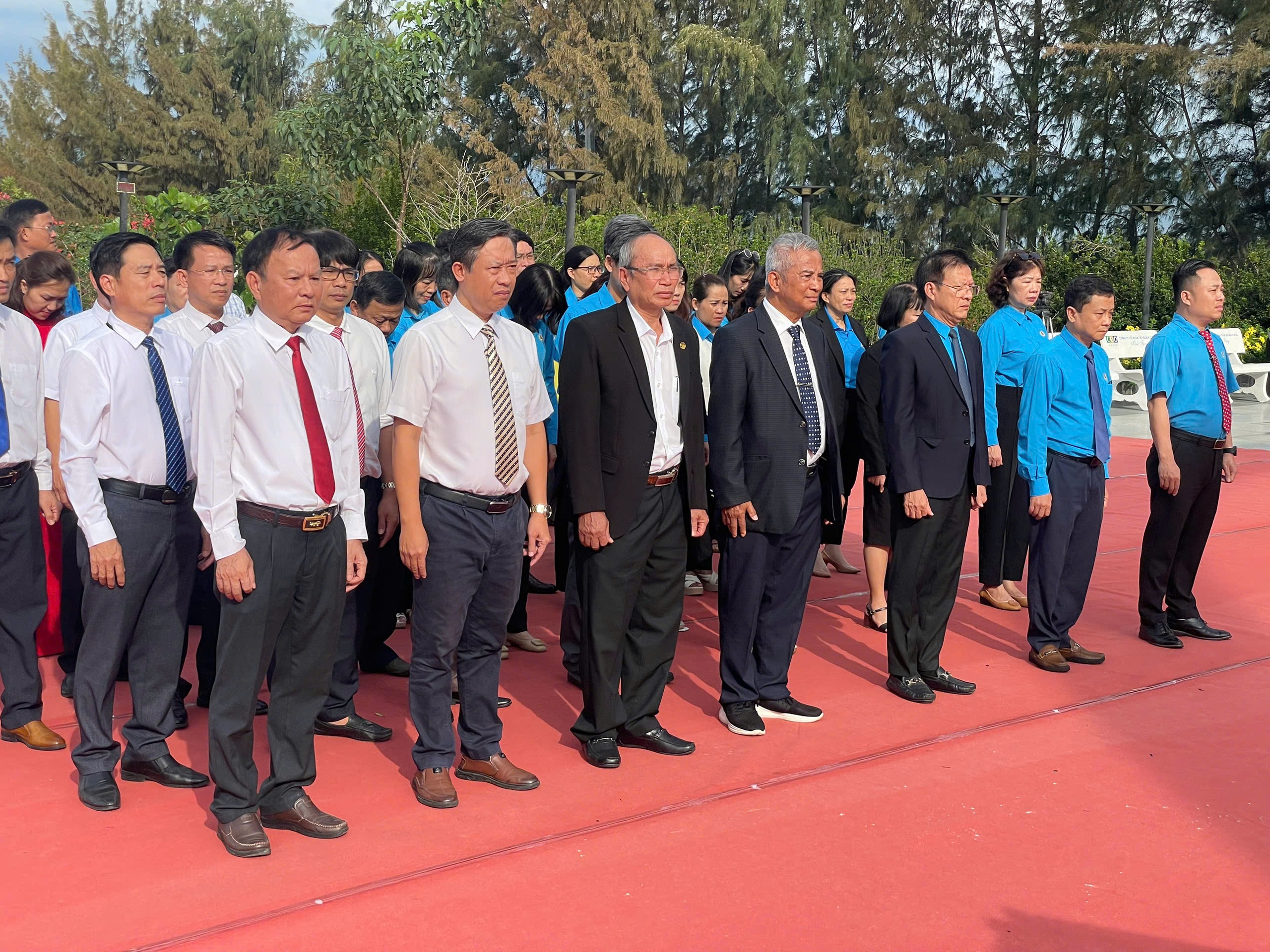 D&acirc;ng hương tưởng niệm 37 năm sự kiện Gạc Ma- Ảnh 1.