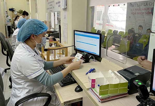 Bộ Y tế giải th&iacute;ch g&igrave; về thẻ BHYT chỉ được sử dụng sau 30 ng&agrave;y đ&oacute;ng tiền?- Ảnh 2.