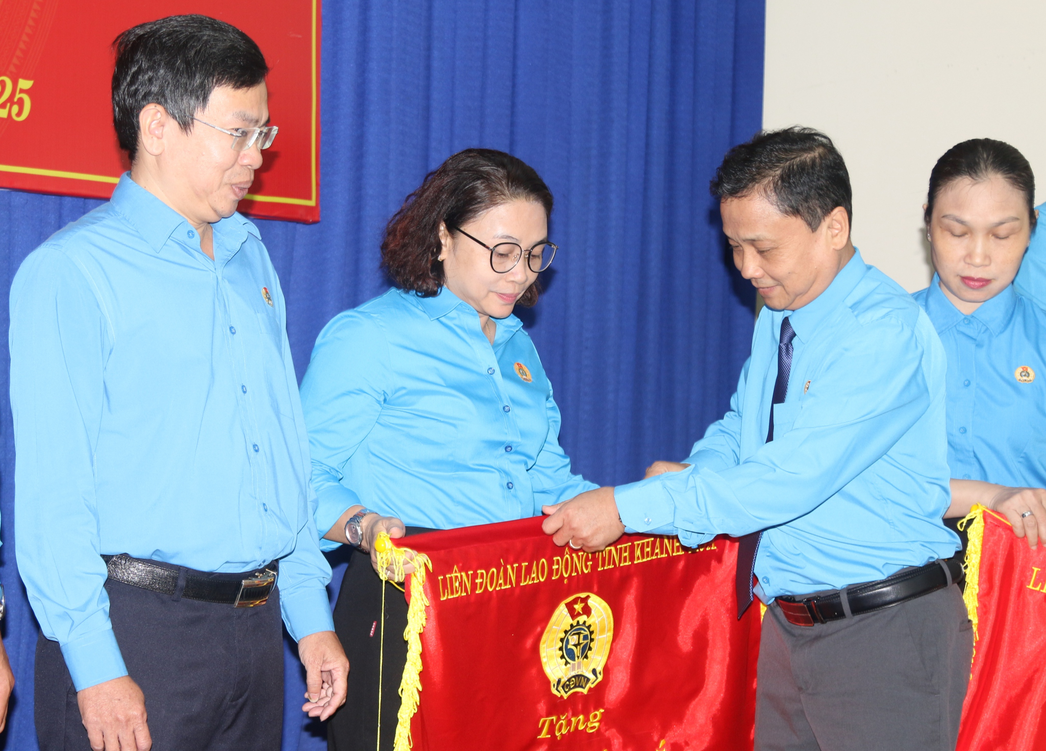 42.000 người lao động ở Kh&aacute;nh H&ograve;a được hỗ trợ tiền ăn với mức trung b&igrave;nh 20.000 đồng/ca- Ảnh 4.