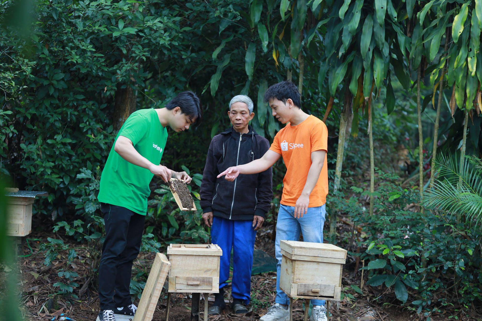 H&agrave;ng chục ng&agrave;n nh&agrave; b&aacute;n h&agrave;ng địa phương hưởng lợi từ s&aacute;ng kiến hỗ trợ kinh tế bản địa của Shopee- Ảnh 3.