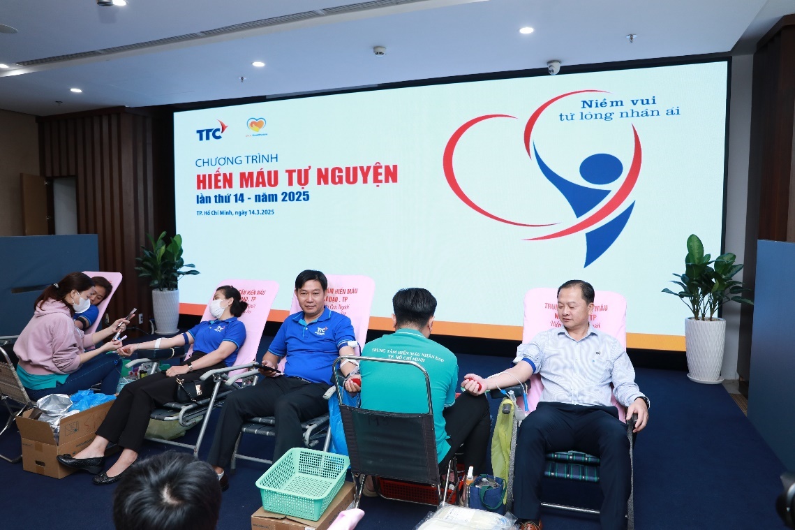 Gần 170 c&aacute;n bộ nh&acirc;n vi&ecirc;n Tập đo&agrave;n TTC tham gia hiến m&aacute;u tự nguyện- Ảnh 4.