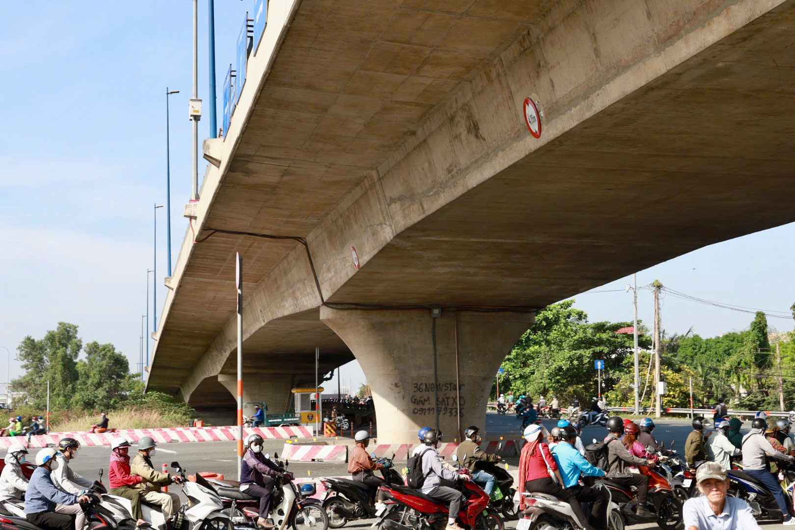 Hai c&acirc;y cầu mới tại Mỹ Thủy gi&uacute;p giảm &ugrave;n tắc cửa ng&otilde; ph&iacute;a Đ&ocirc;ng- Ảnh 4.