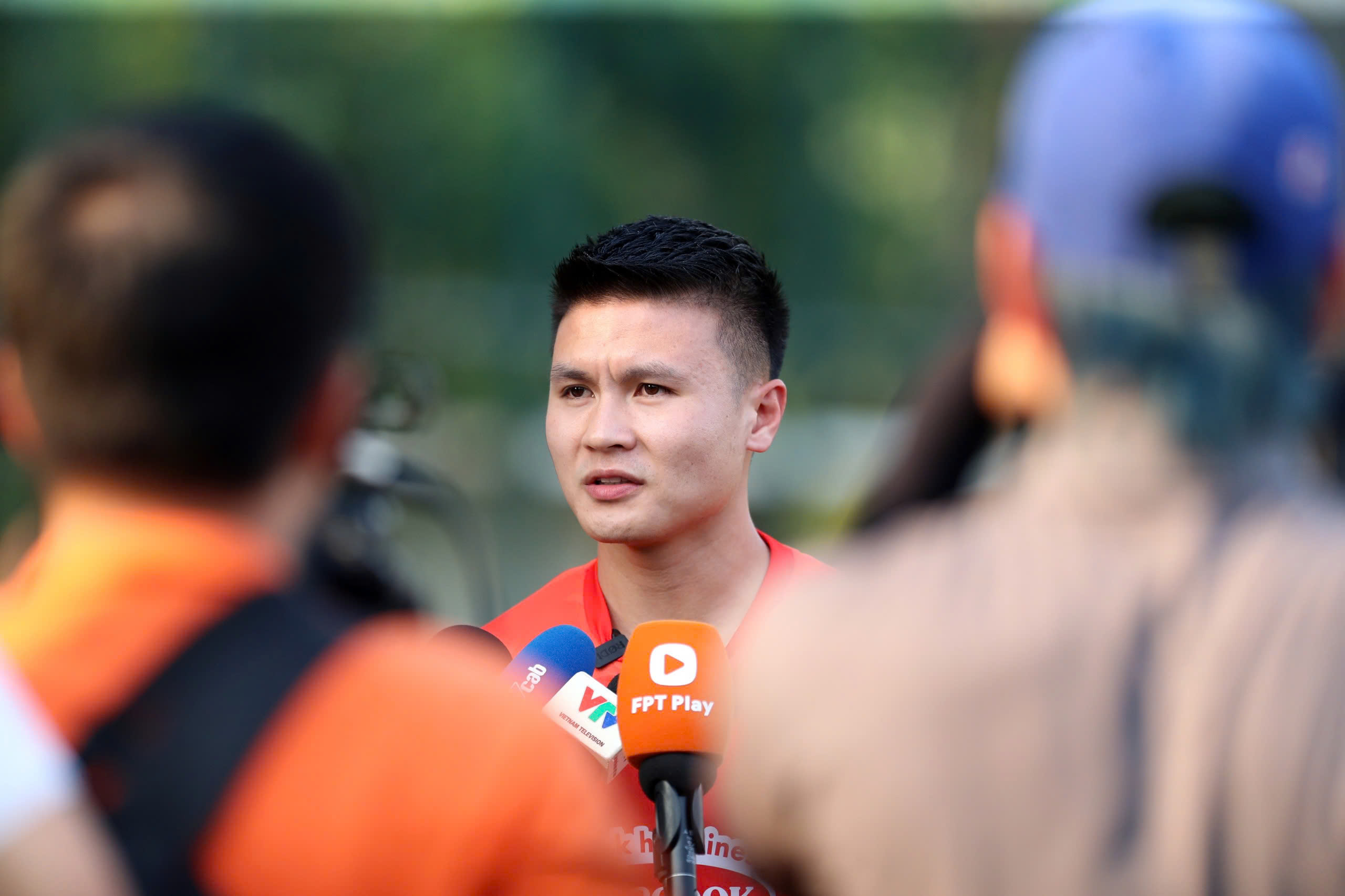 Quang Hải n&oacute;i về việc Đ&igrave;nh Triệu chấn thương, chỉ c&ograve;n thủ m&ocirc;n trẻ- Ảnh 1.