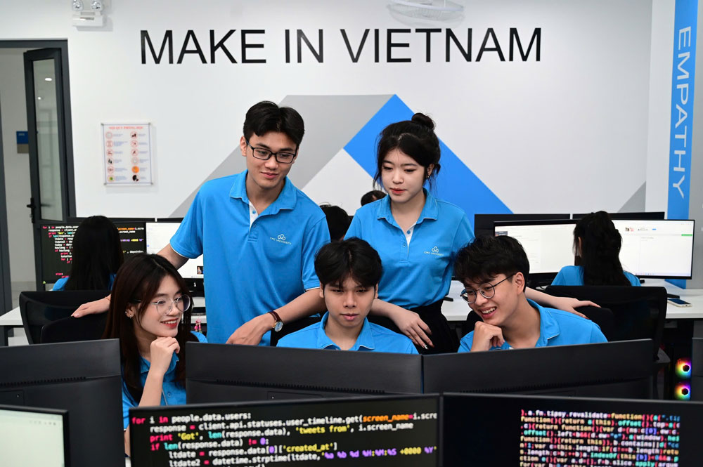 Đ&agrave;o tạo nh&acirc;n sự cho AI. Ảnh: CMC