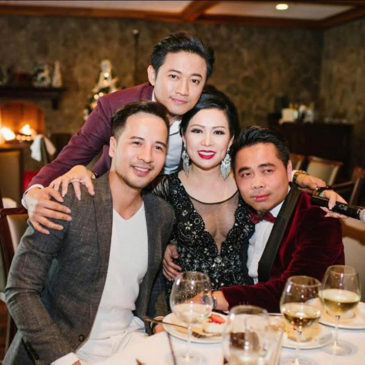 CEO Kristine Thảo L&acirc;m tổ chức lễ tưởng niệm cố nghệ sĩ Qu&yacute; B&igrave;nh tại Mỹ- Ảnh 5.