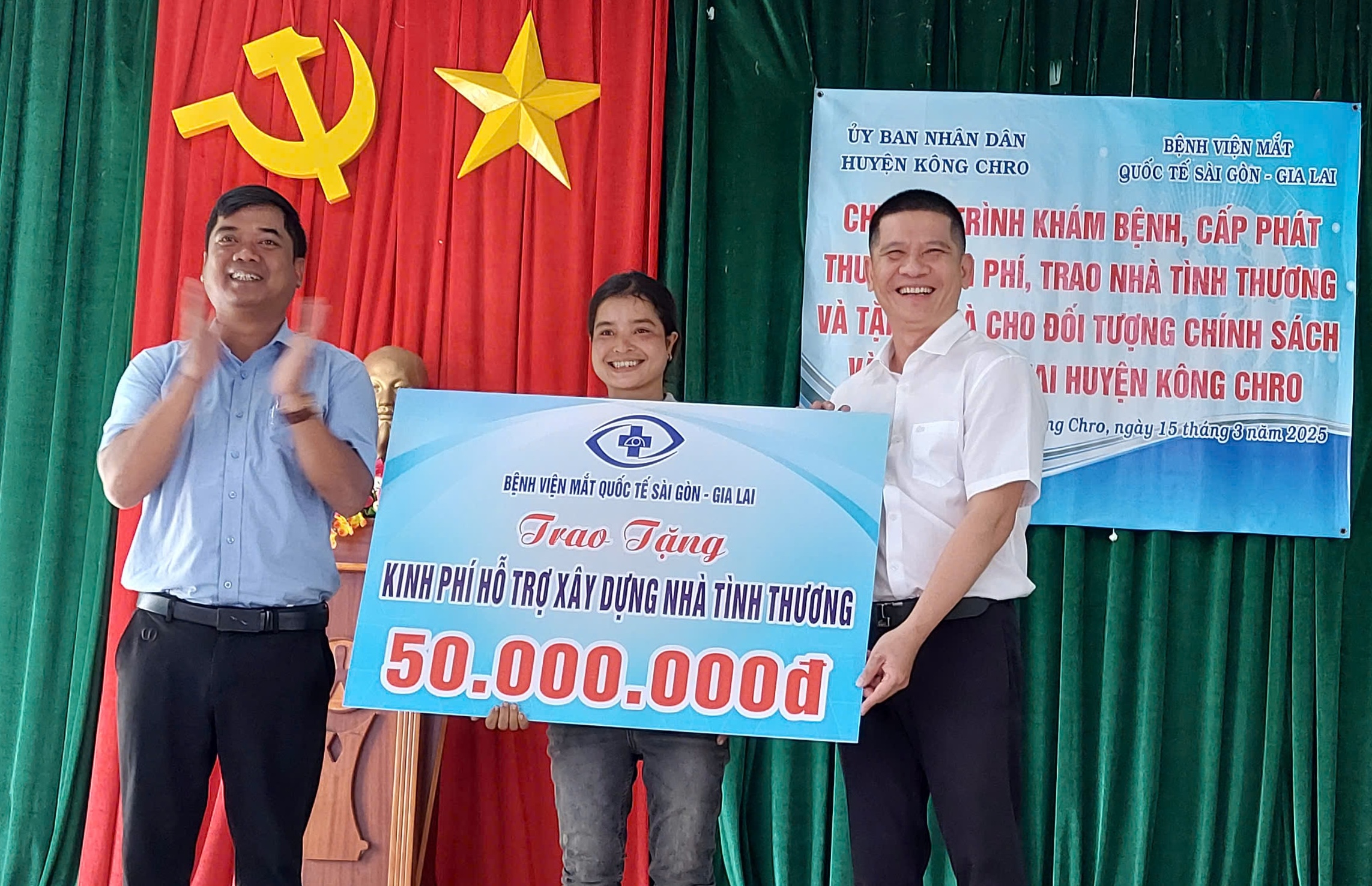 Bệnh viện mắt Quốc tế S&agrave;i G&ograve;n - Gia Lai chữa bệnh, gi&uacute;p d&acirc;n an cư- Ảnh 3.