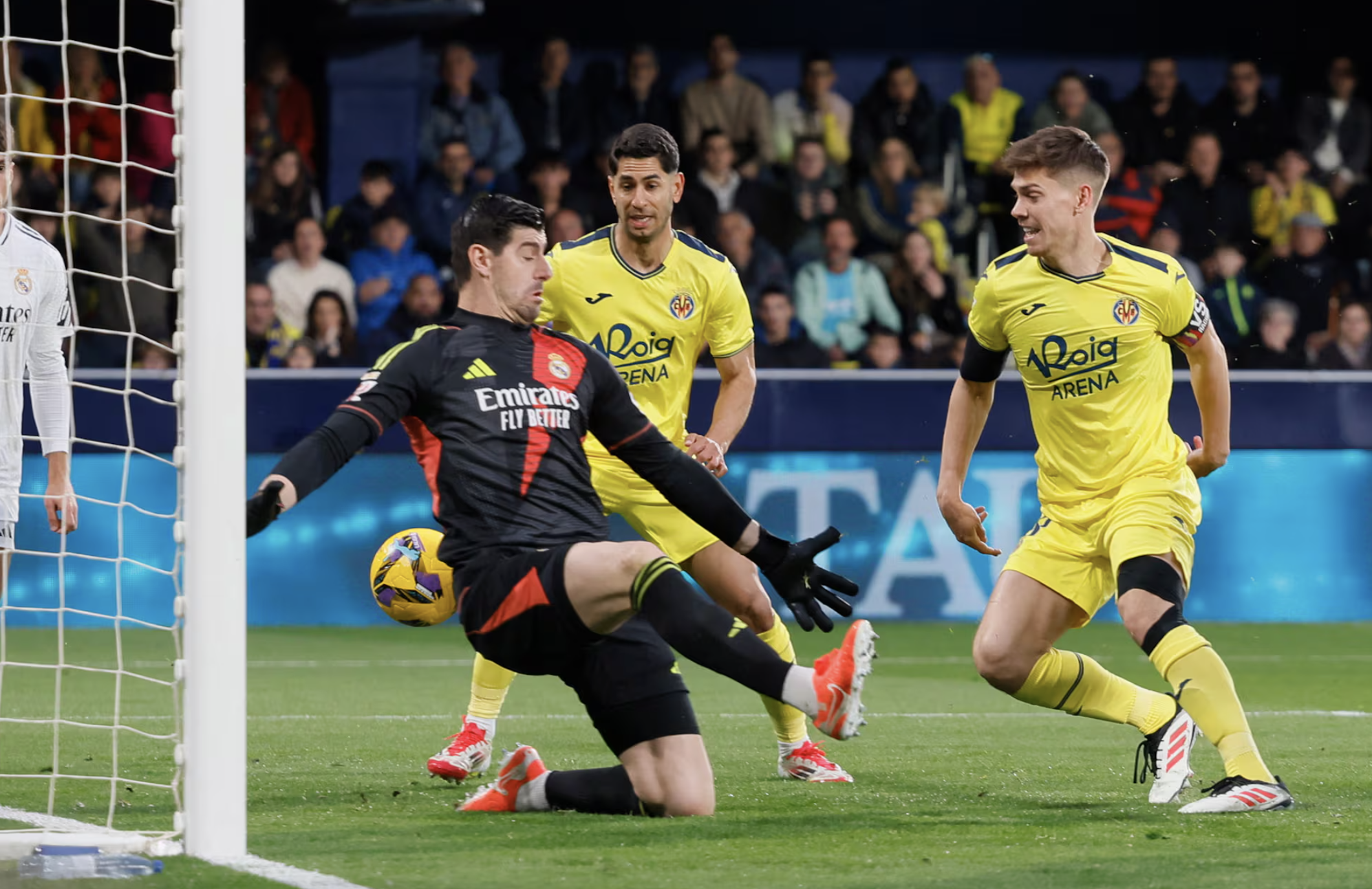 Nhấn ch&igrave;m "t&agrave;u ngầm v&agrave;ng", Mbappe đưa Real Madrid l&ecirc;n đỉnh bảng La Liga- Ảnh 2.