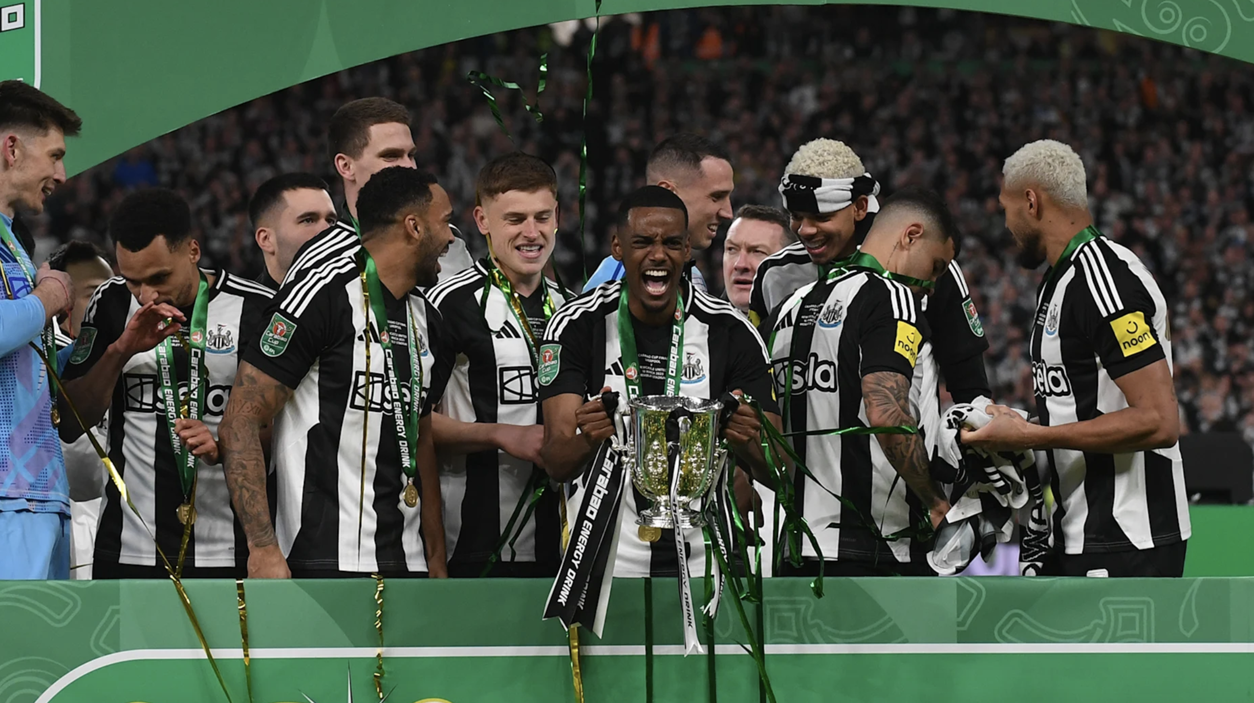 Liverpool th&agrave;nh cựu vương League Cup, Newcastle c&oacute; danh hiệu sau 70 năm- Ảnh 10.