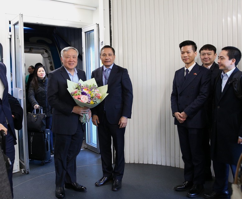 Ph&oacute; Thủ tướng Thường trực bắt đầu chương tr&igrave;nh l&agrave;m việc tại trung t&acirc;m t&agrave;i ch&iacute;nh London- Ảnh 1.