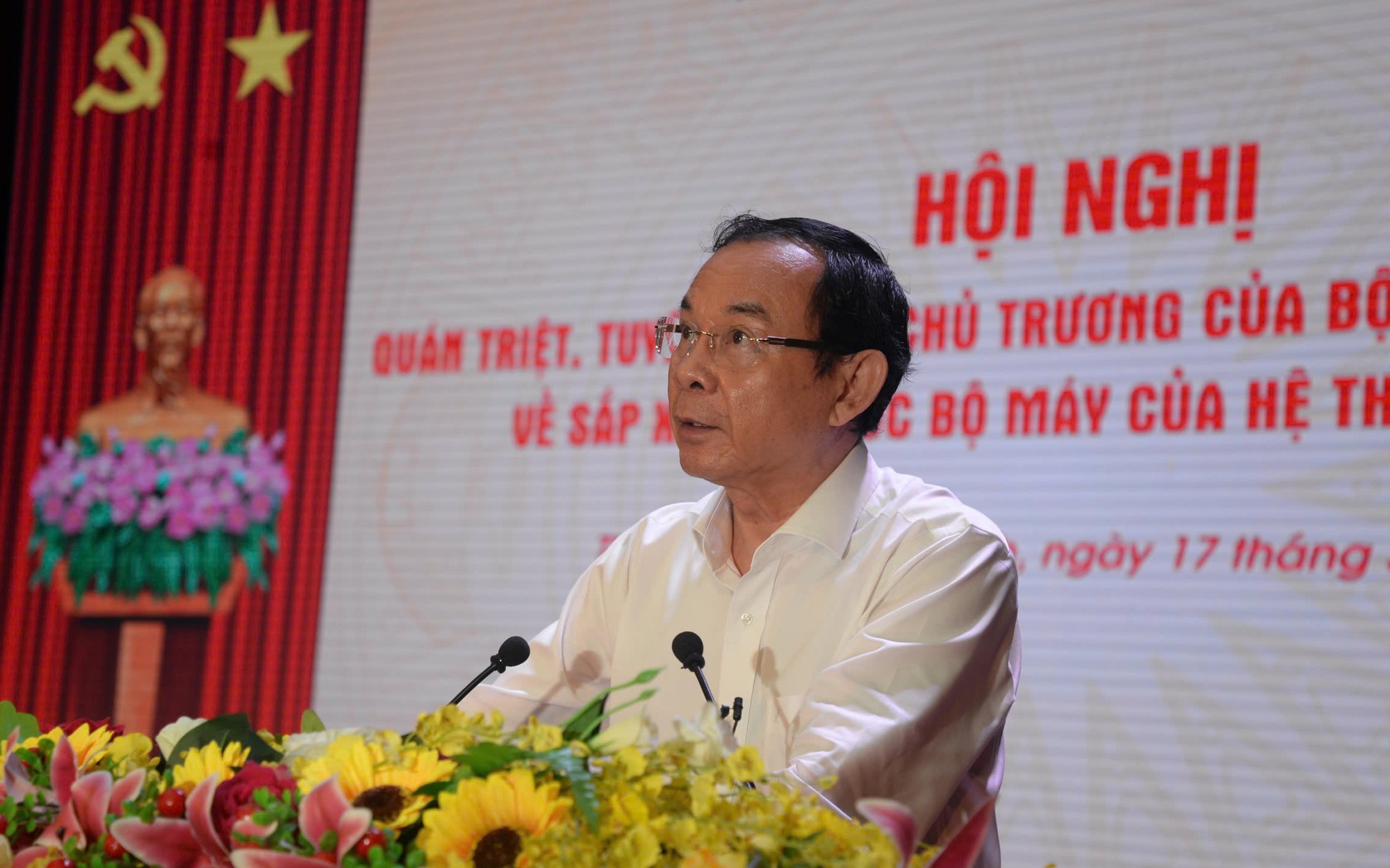 Bí thư Nguyễn Văn Nên: Sắp xếp bộ máy, 
TP HCM vận hành suôn sẻ