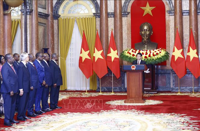 Chủ tịch nước Lương Cường tiếp Đại sứ các nước
trình Quốc thư- Ảnh 1.