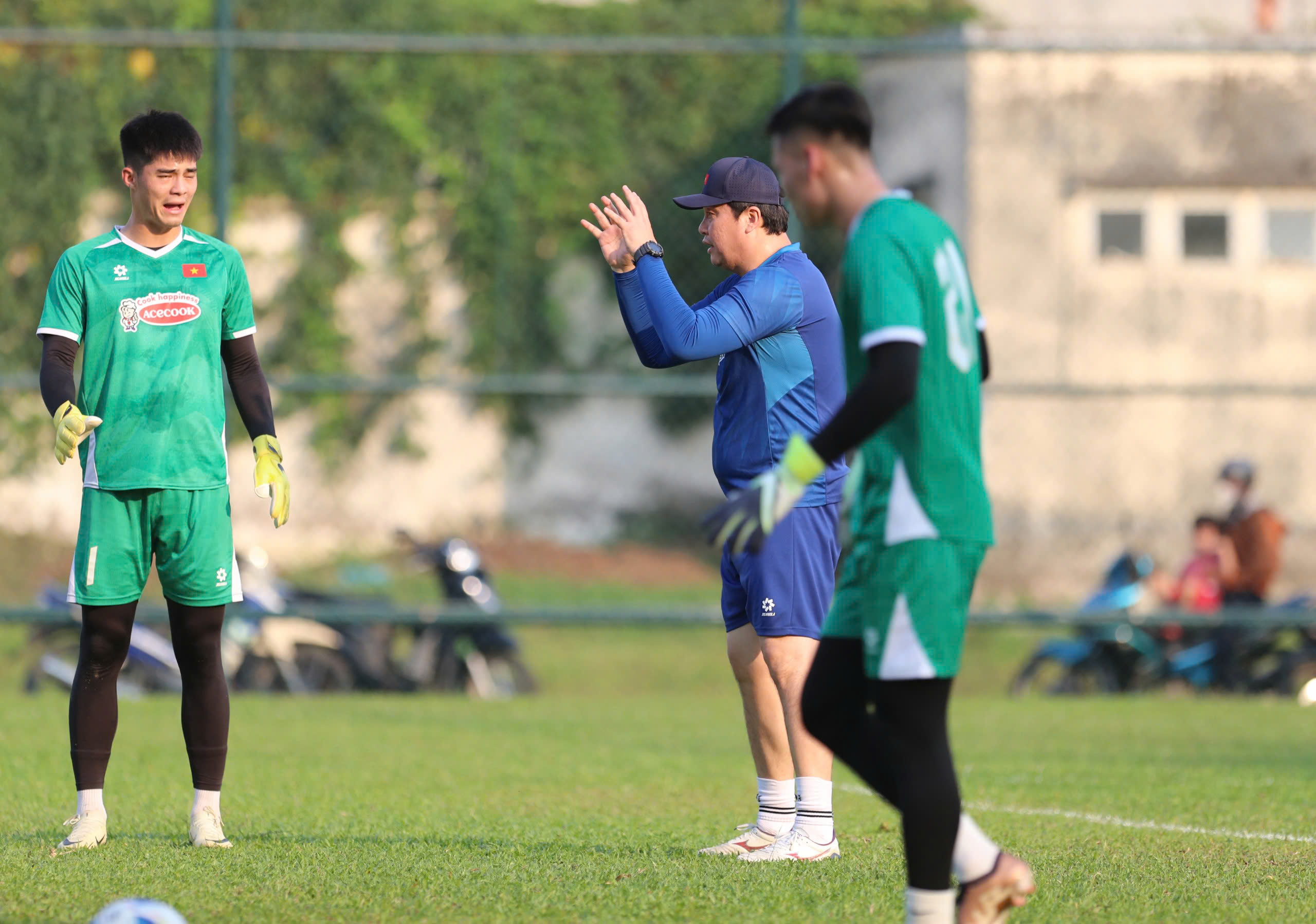 Tuyển Việt Nam kh&ocirc;ng cần mạo hiểm d&ugrave;ng Đ&igrave;nh Triệu khi so t&agrave;i Campuchia- Ảnh 2.