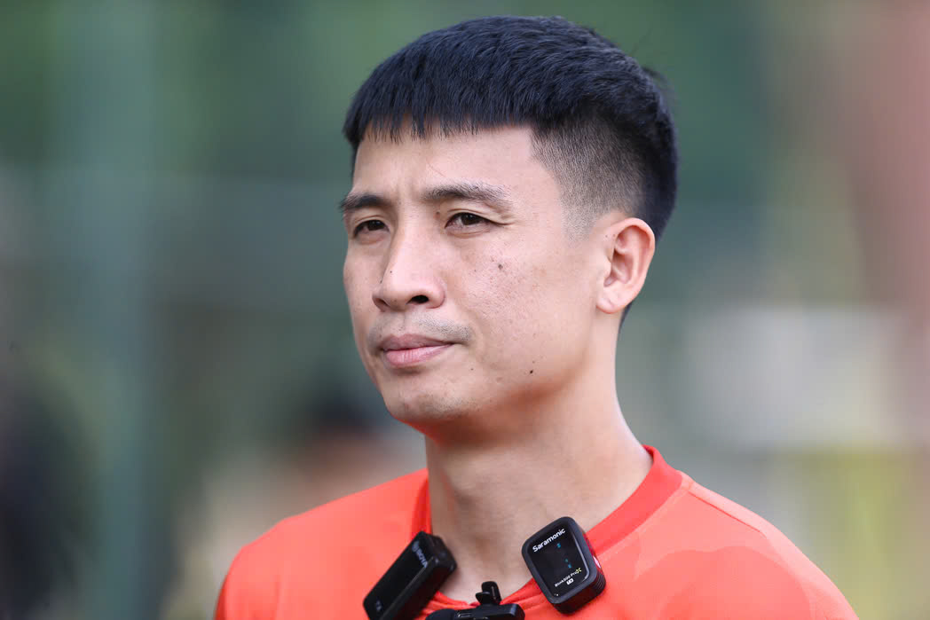 B&ugrave;i Tiến Dũng: "Ngoại binh V-League nhỉnh hơn cầu thủ nhập tịch của tuyển Campuchia"- Ảnh 1.