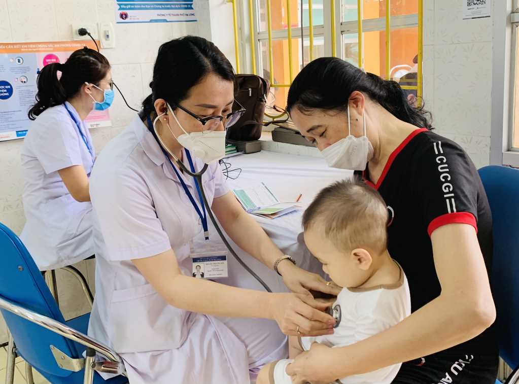 UNICEF v&agrave; WHO ra tuy&ecirc;n bố về ph&ograve;ng chống bệnh sởi tại Việt Nam- Ảnh 1.