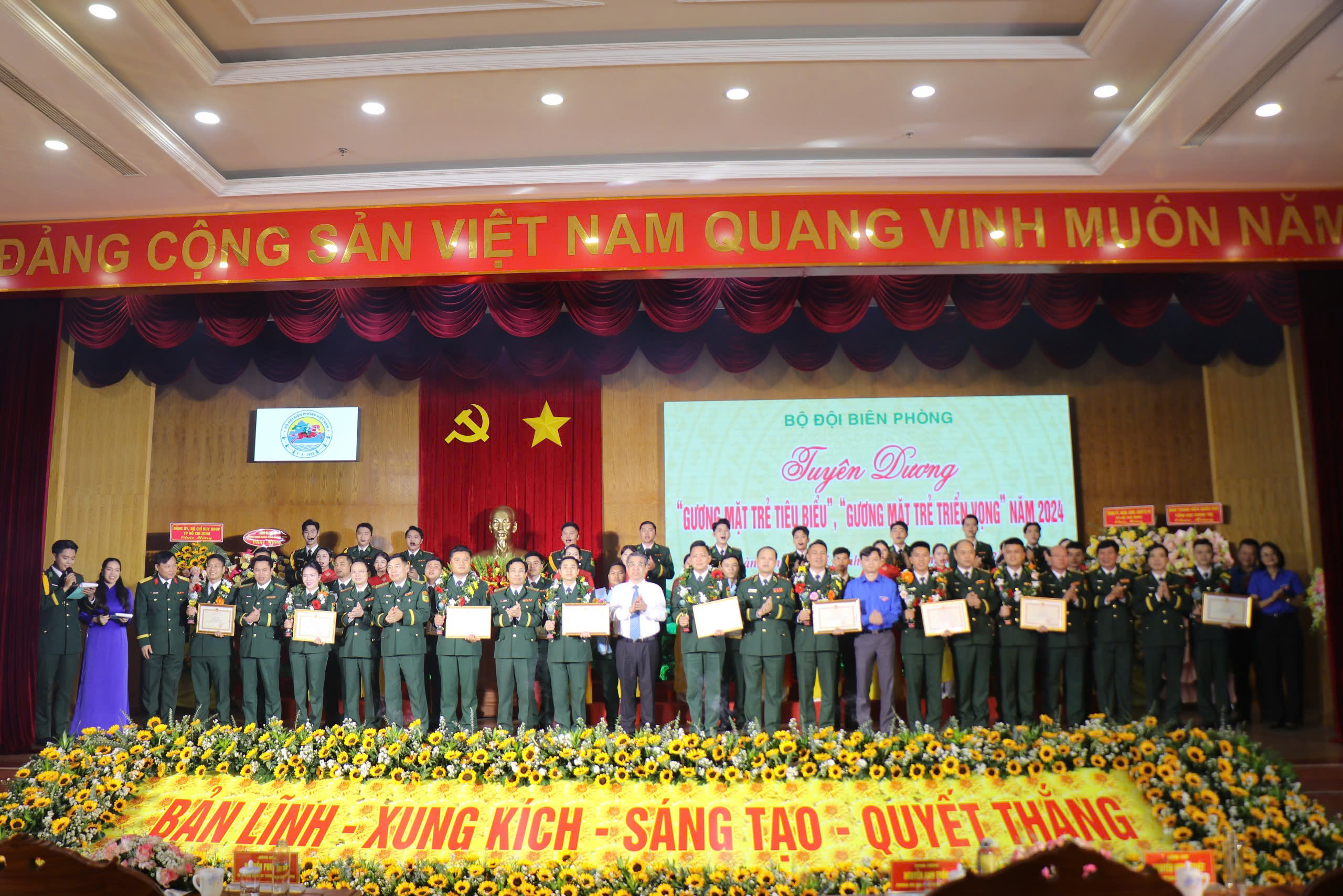 Tuy&ecirc;n dương 20 gương mặt trẻ ti&ecirc;u biểu, triển vọng của Bộ đội Bi&ecirc;n ph&ograve;ng- Ảnh 1.