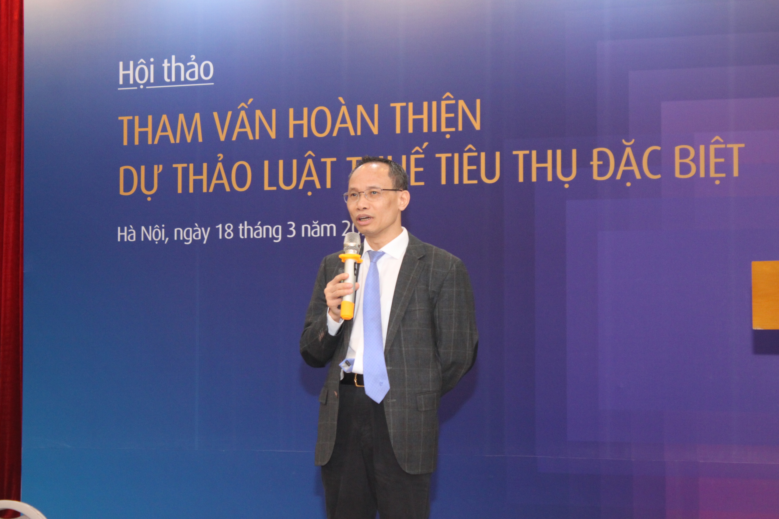 Cần c&acirc;n nhắc kỹ việc tăng thuế ti&ecirc;u thụ đặc biệt- Ảnh 1.