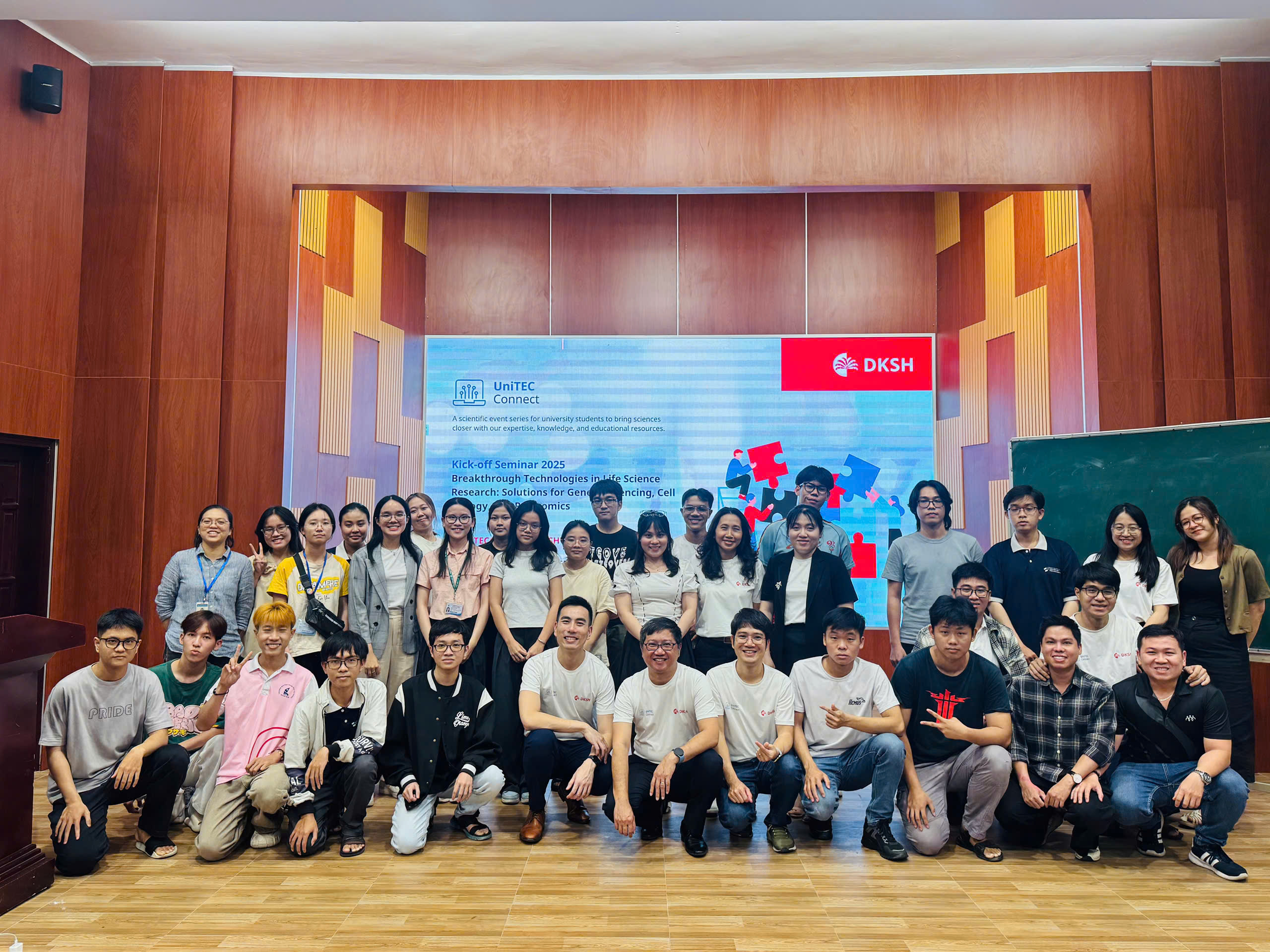 DKSH Việt Nam th&uacute;c đẩy khả năng tiếp cận c&ocirc;ng nghệ khoa học cho sinh vi&ecirc;n- Ảnh 1.