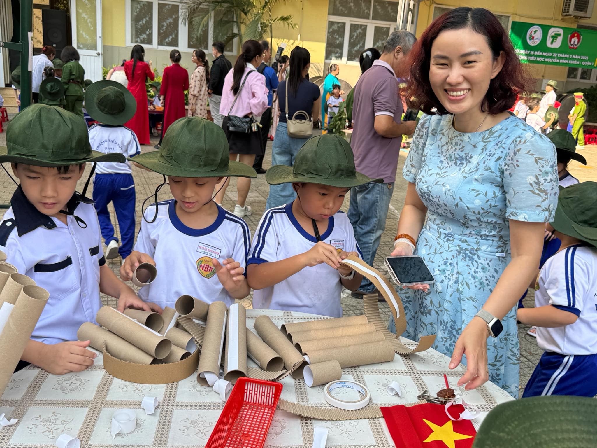 TP HCM: Học sinh ho&aacute; th&acirc;n th&agrave;nh chiến sĩ, chui hầm, lắp r&aacute;p xe tăng- Ảnh 5.