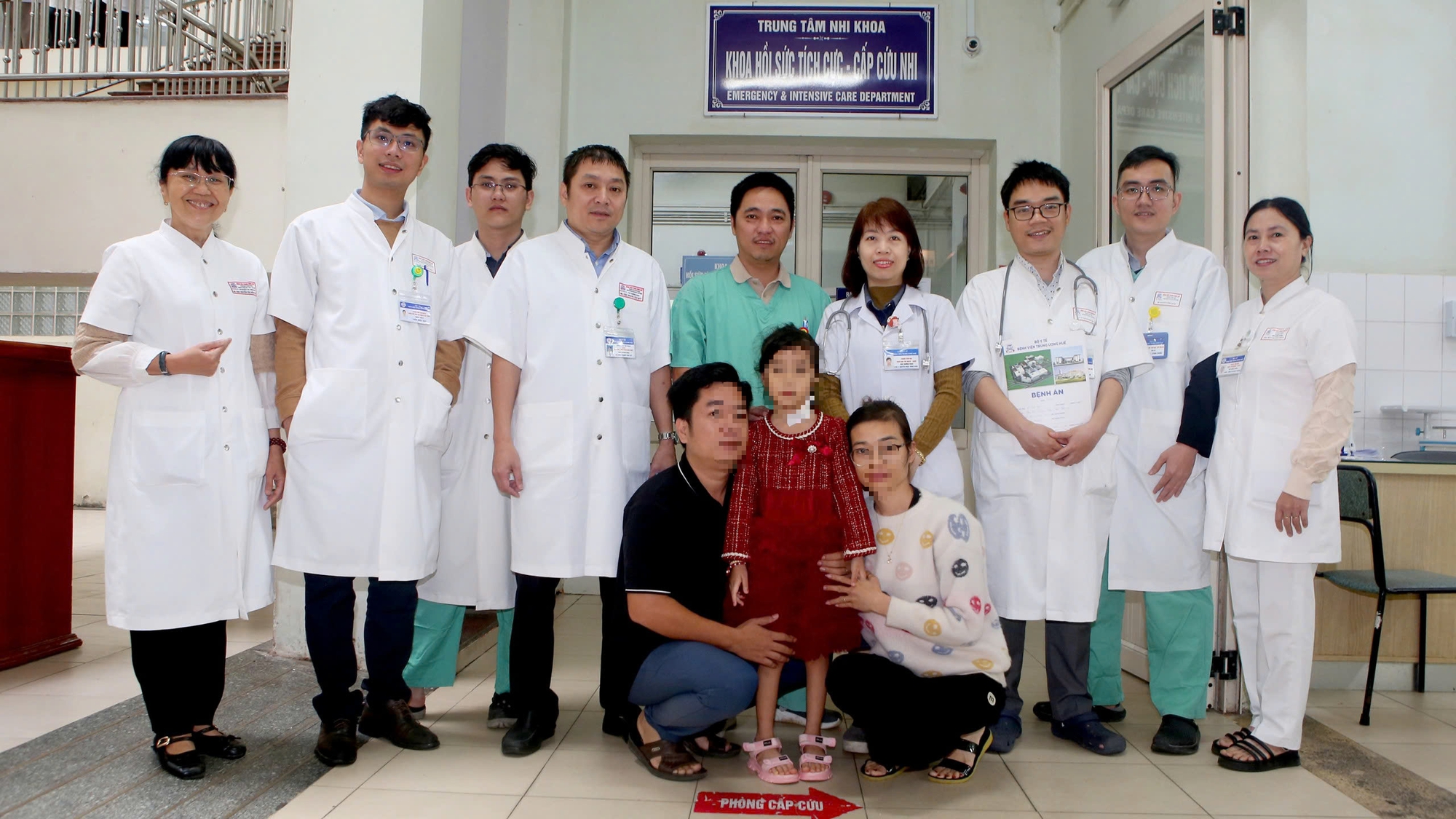 Ch&aacute;u b&eacute; 7 tuổi, nặng 17 kg bị bệnh tim được bệnh viện cứu sống thần kỳ- Ảnh 1.