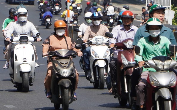 Thời tiết TP HCM h&ocirc;m nay, 20-3: Nắng n&oacute;ng cao điểm, c&oacute; nơi tr&ecirc;n 35 độ C- Ảnh 1.