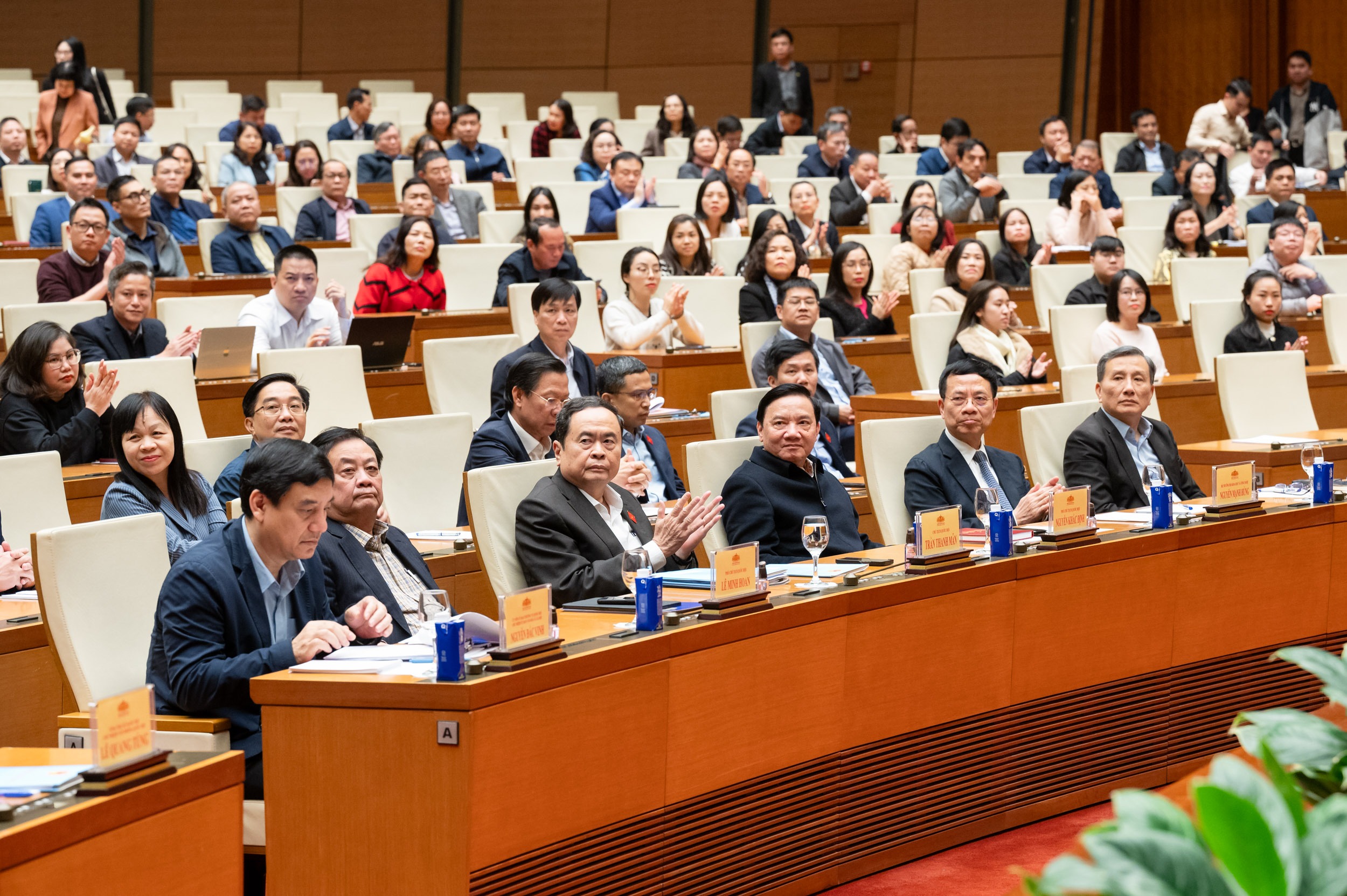 Chủ tịch Quốc hội: AI sẽ trở th&agrave;nh trợ thủ đắc lực, gi&uacute;p Quốc hội đưa ra quyết s&aacute;ch ch&iacute;nh x&aacute;c hơn- Ảnh 1.